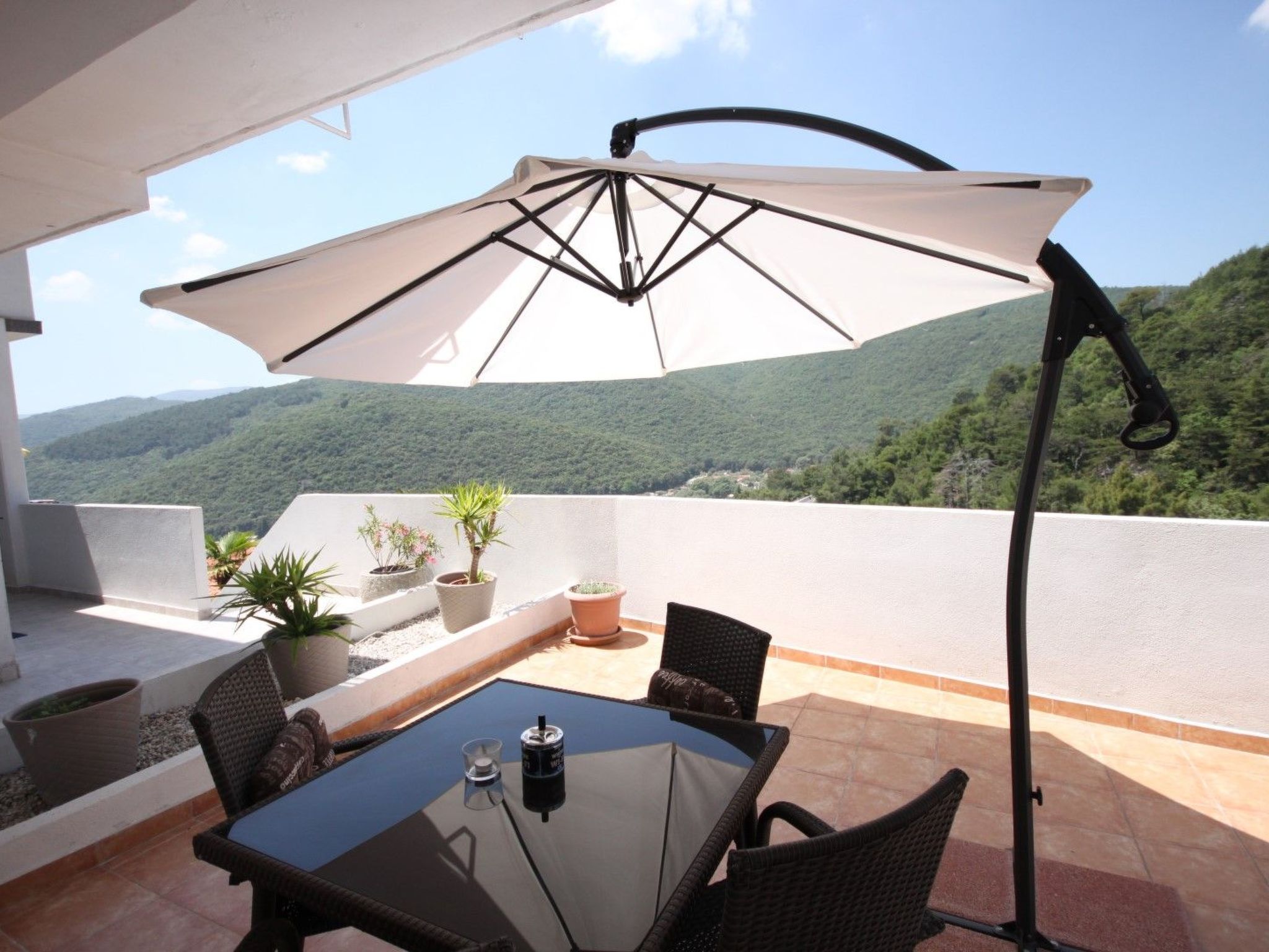 Apartment mit großer Terrasse-Drinnen