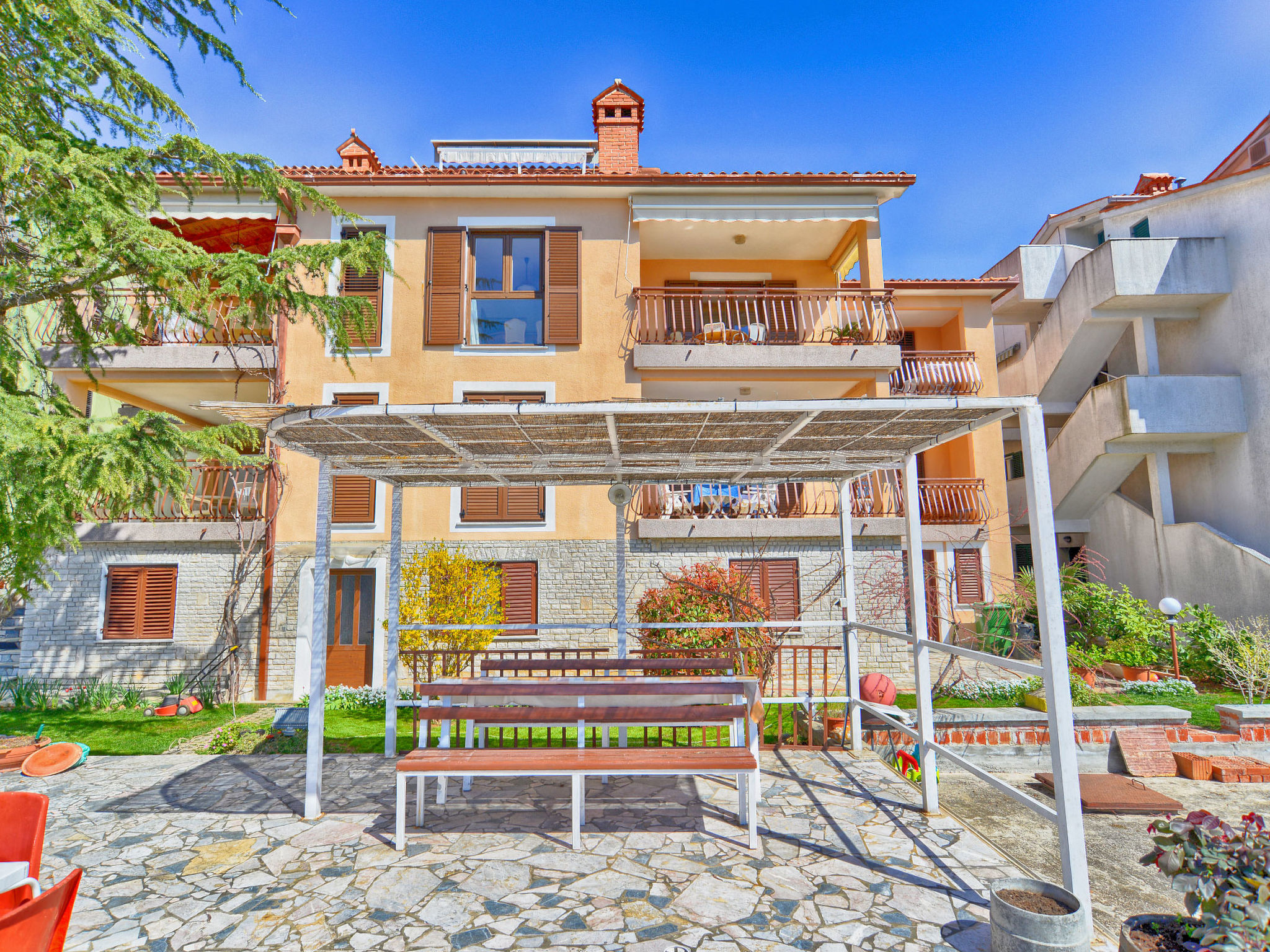 Apartment 629 - Image 3