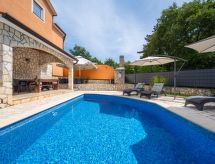 Villa Fortuna für bis zu 9 Personen und mit beheiztem Aussenpool