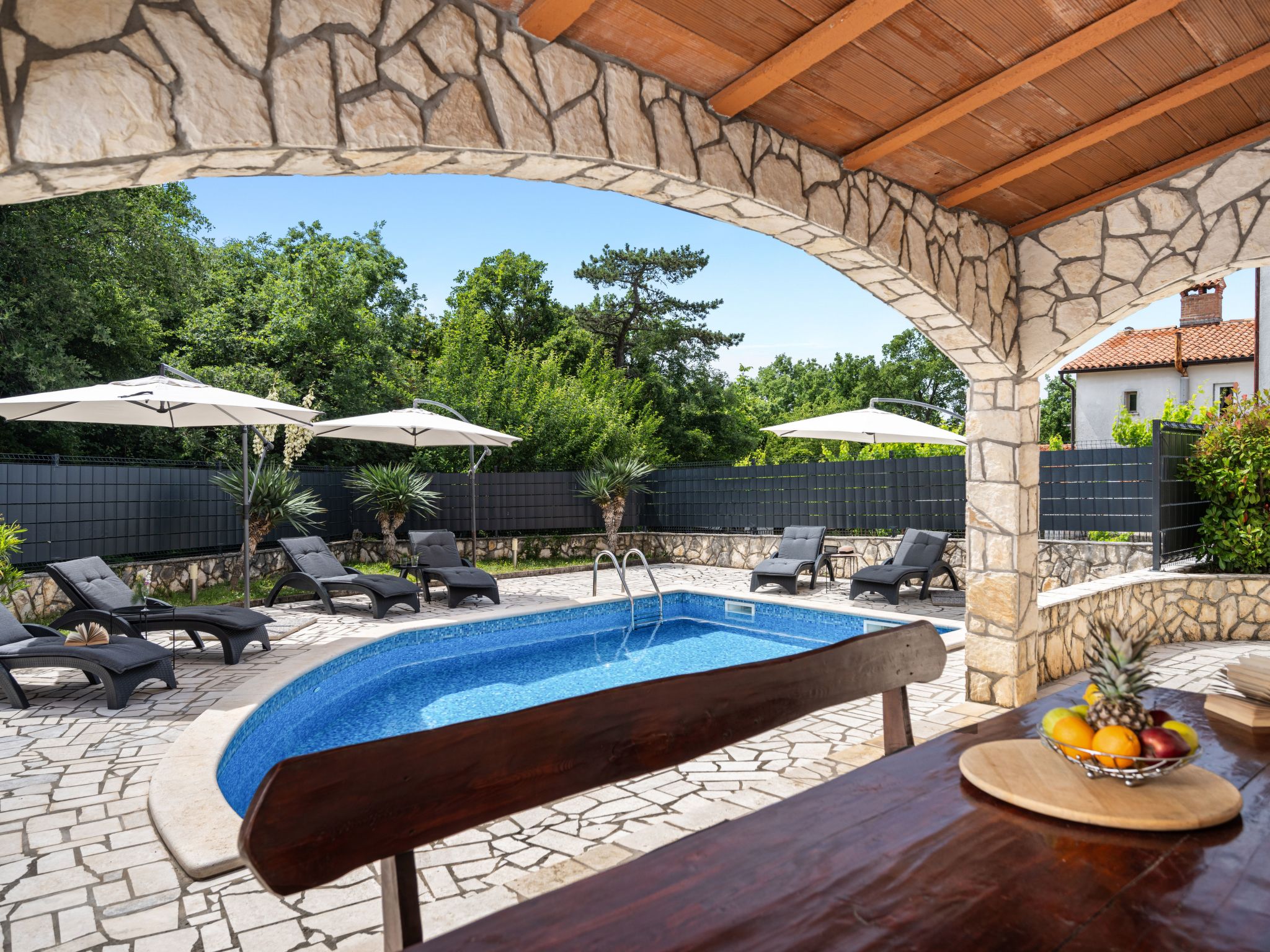 Villa Fortuna für bis zu 9 Personen und mit beheiztem Aussenpool-Binnen