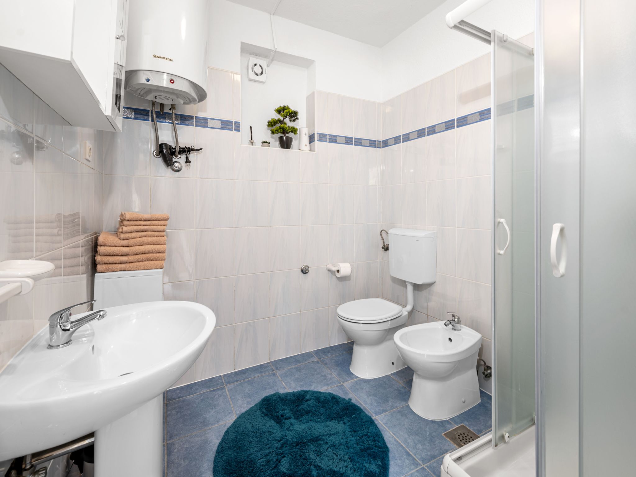 Villa Fortuna für bis zu 9 Personen und mit beheiztem Aussenpool-Binnen