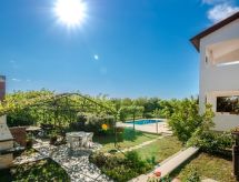 Vrijstaand vakantiehuis met privézwembad voor 7 personen in Drenje, Istrië - thumbnail 1