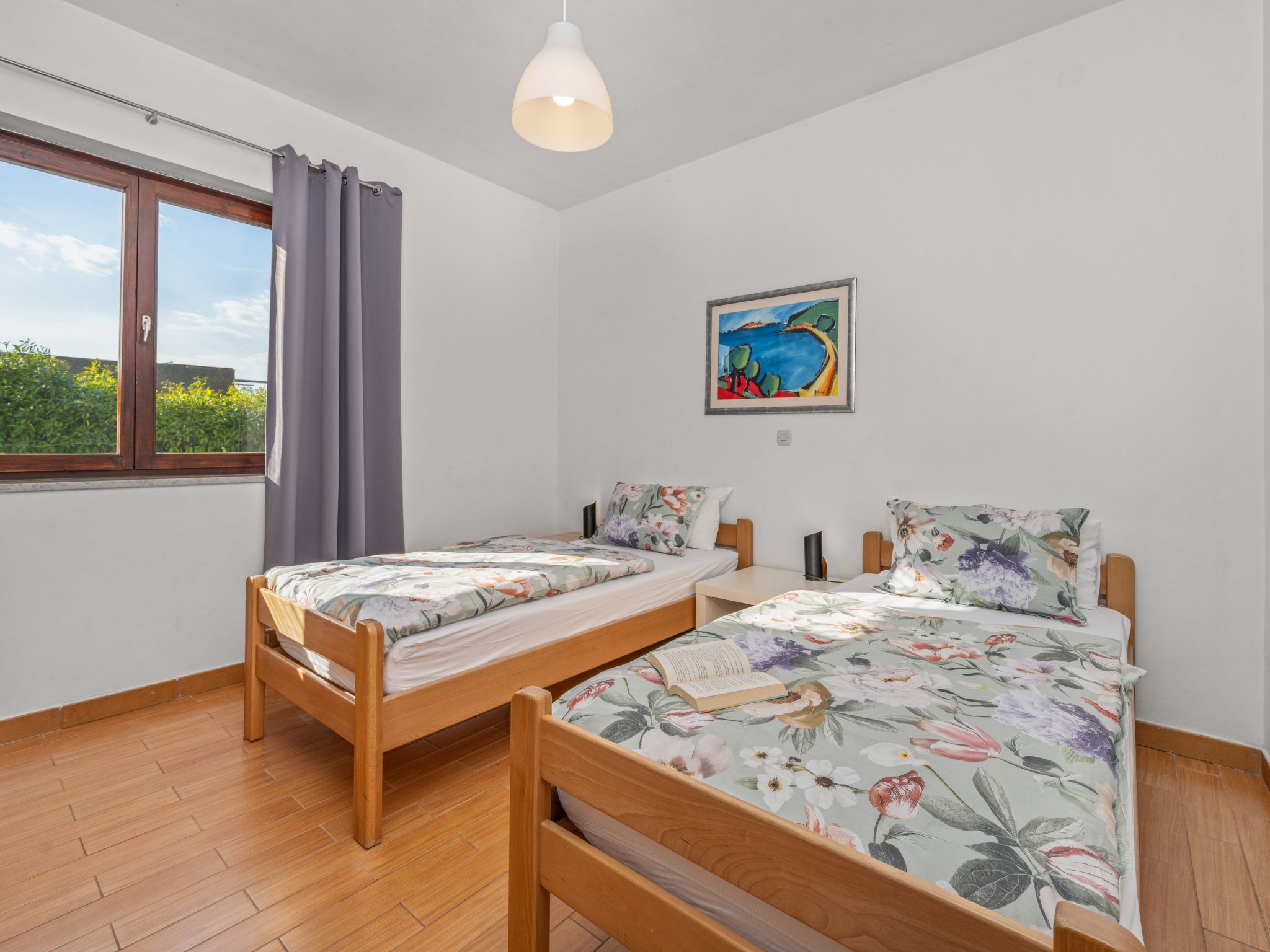 Attraktive Wohnung mit privatem Pool-Drinnen