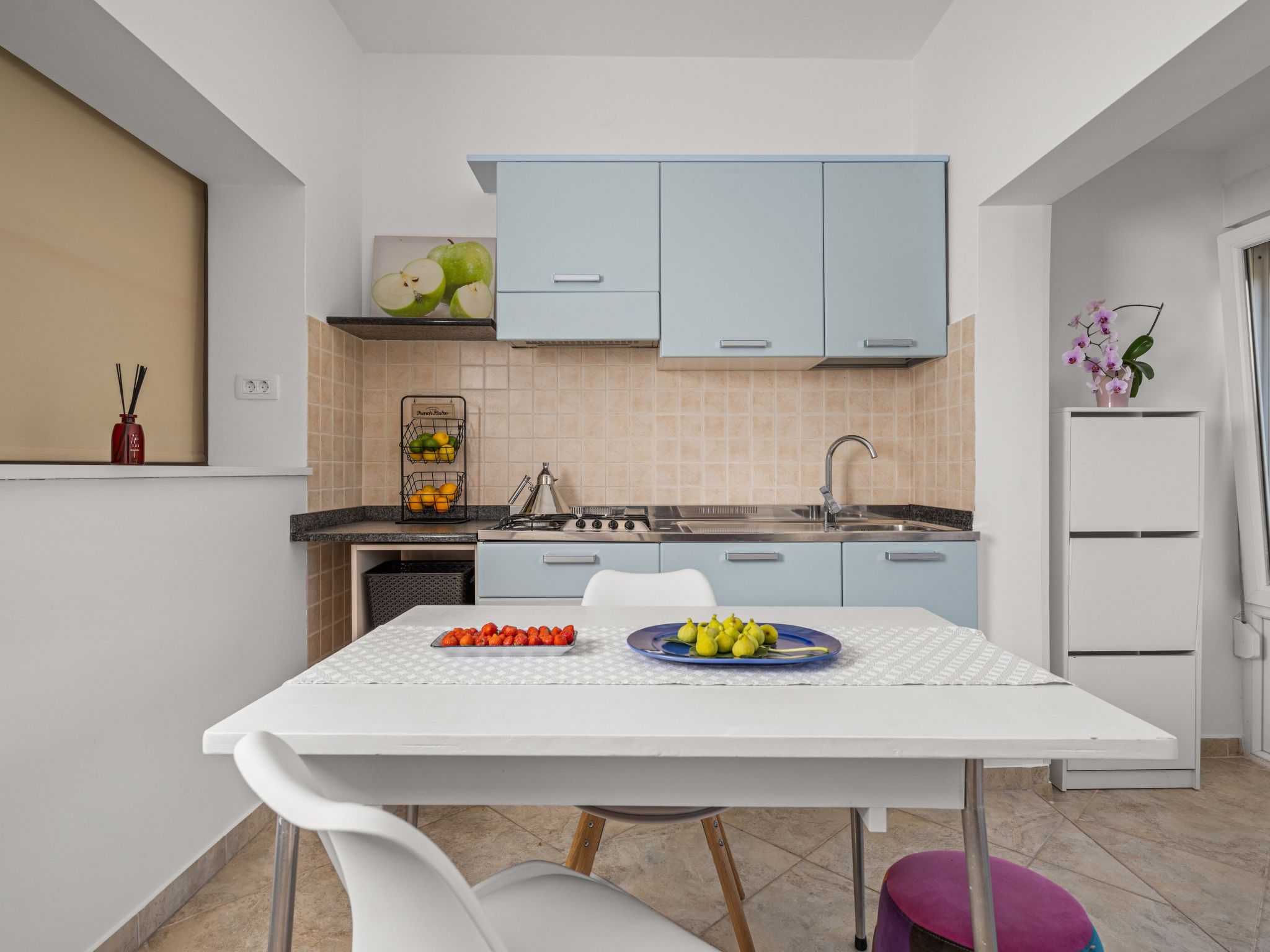 Attraktive Wohnung mit privatem Pool-Drinnen