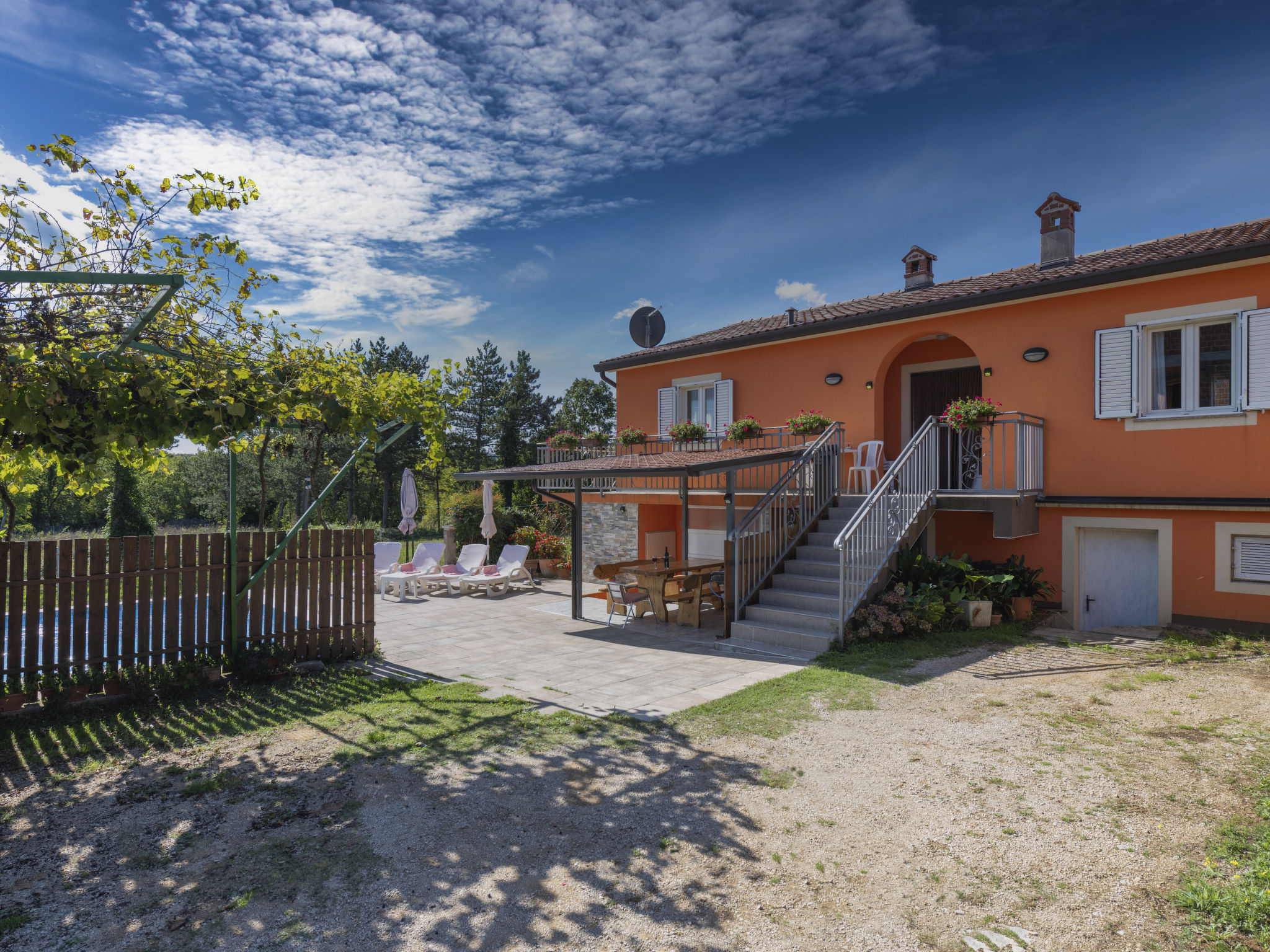 Haus Orange - Familienfreundliche Lage mit Pool-Binnen