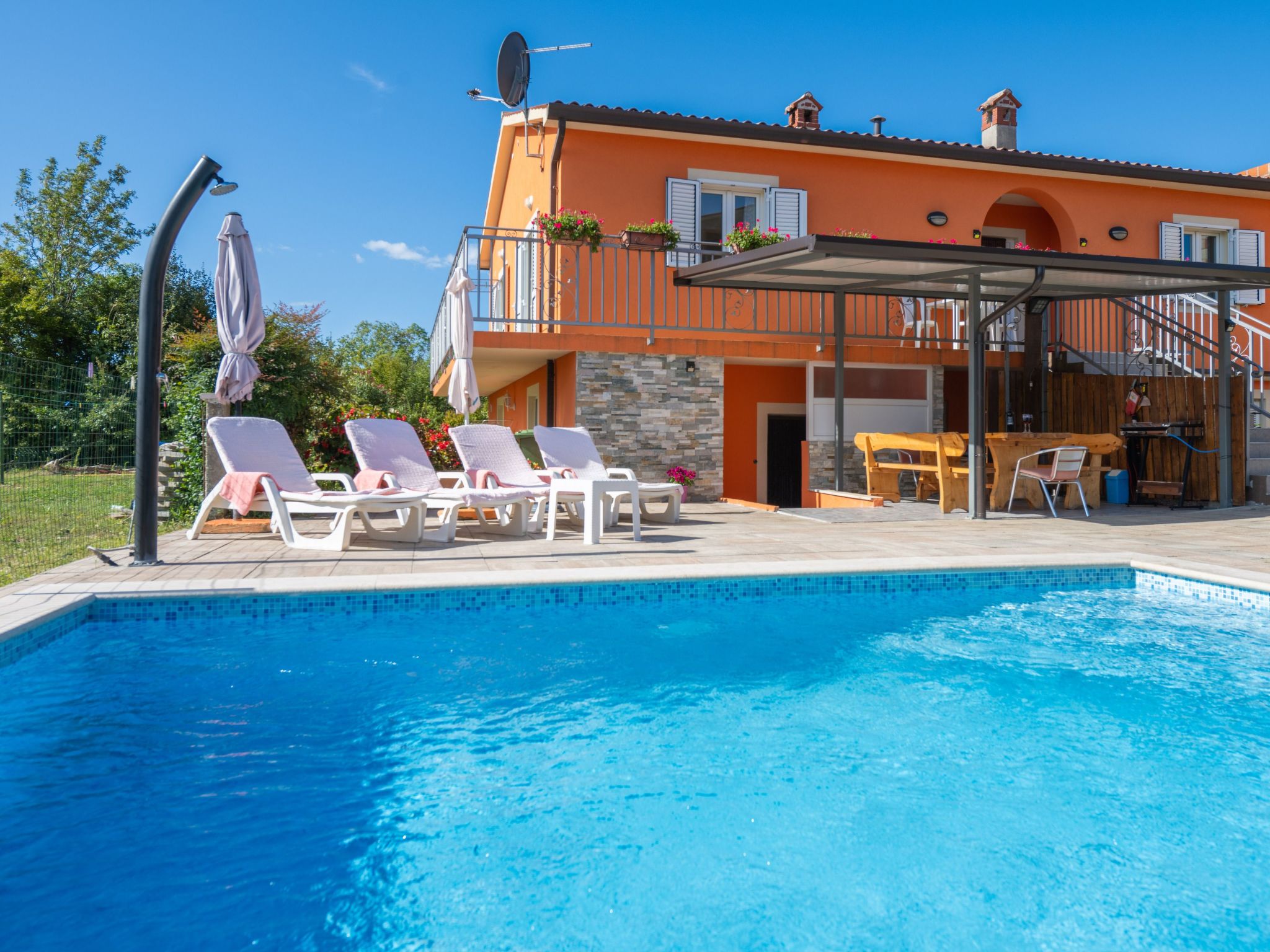 Haus Orange - Familienfreundliche Lage mit Pool-Binnen