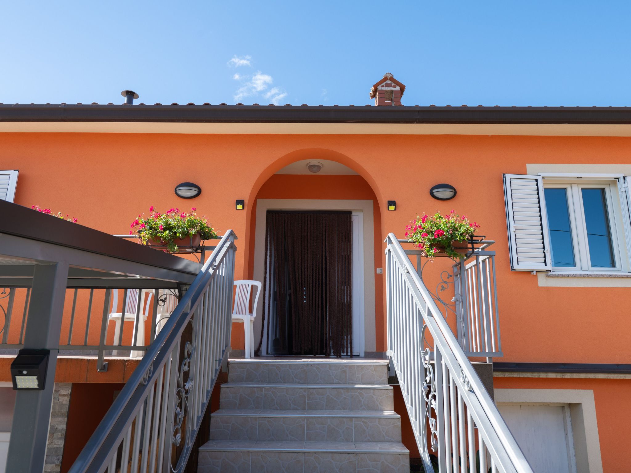 Haus Orange - Familienfreundliche Lage mit Pool-Binnen