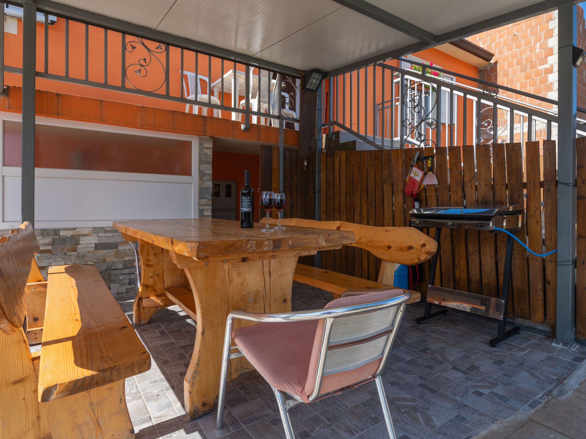 Haus Orange - Familienfreundliche Lage mit Pool-Binnen