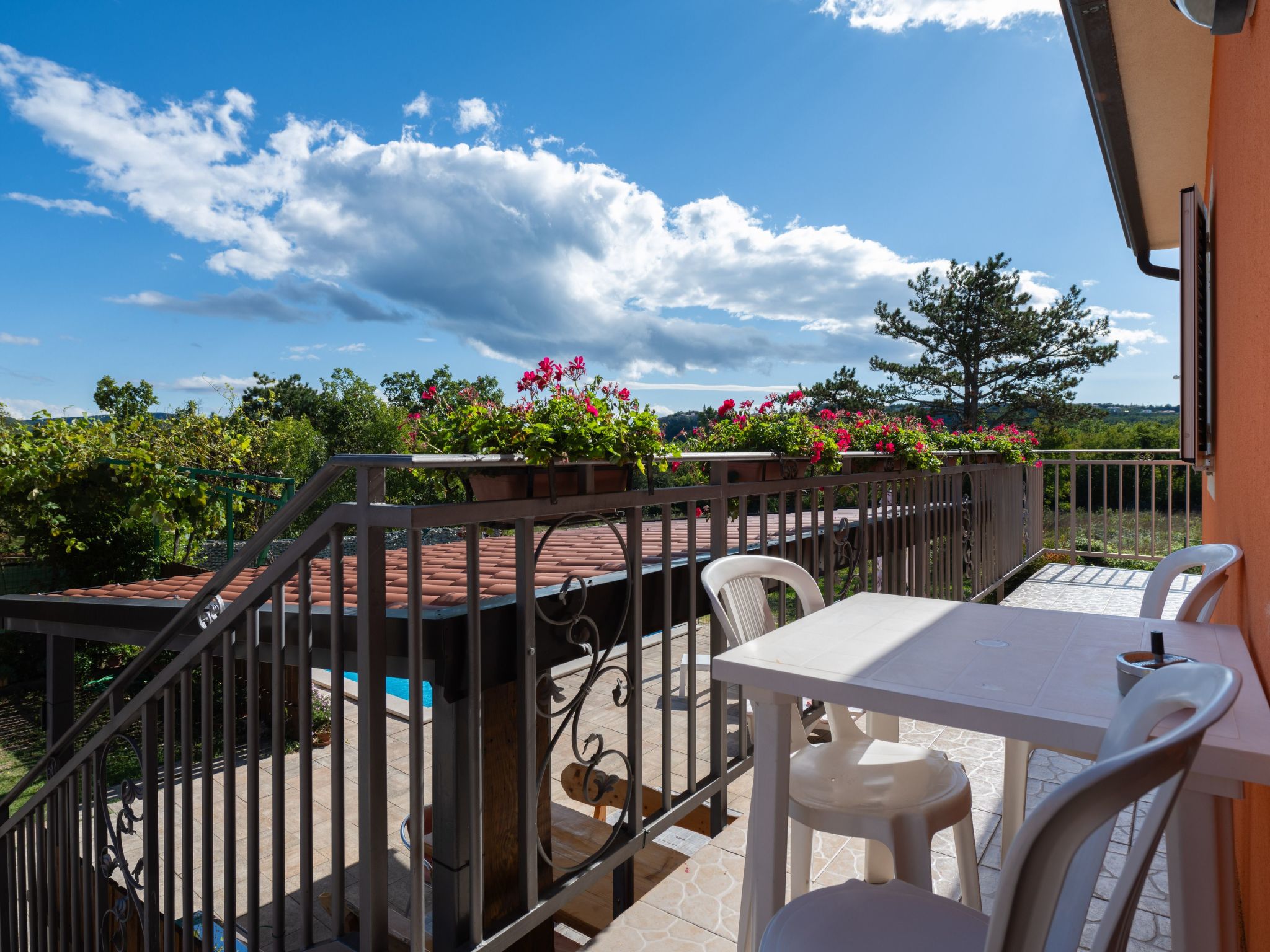 Haus Orange - Familienfreundliche Lage mit Pool-Binnen