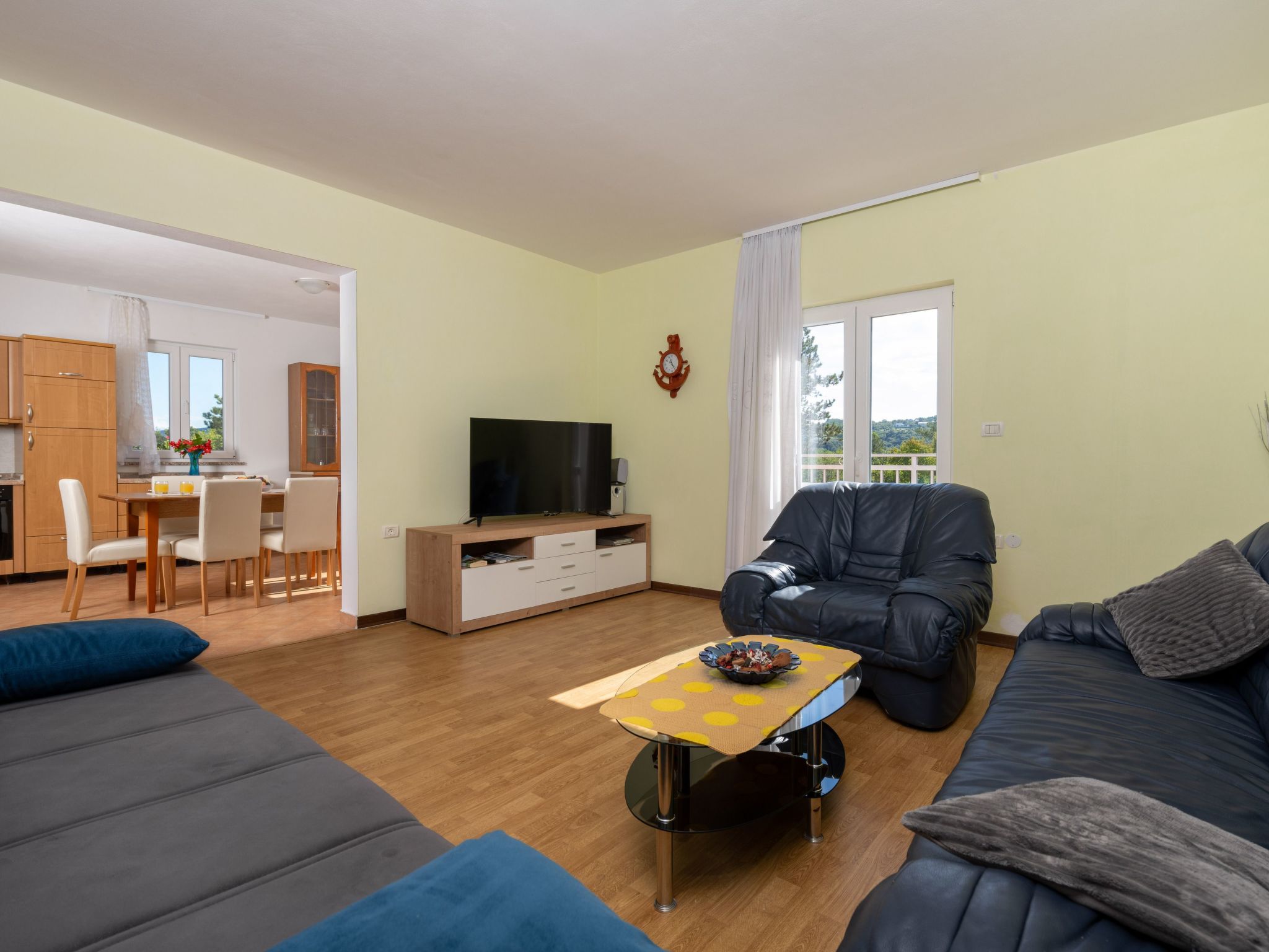 Haus Orange - Familienfreundliche Lage mit Pool-Binnen