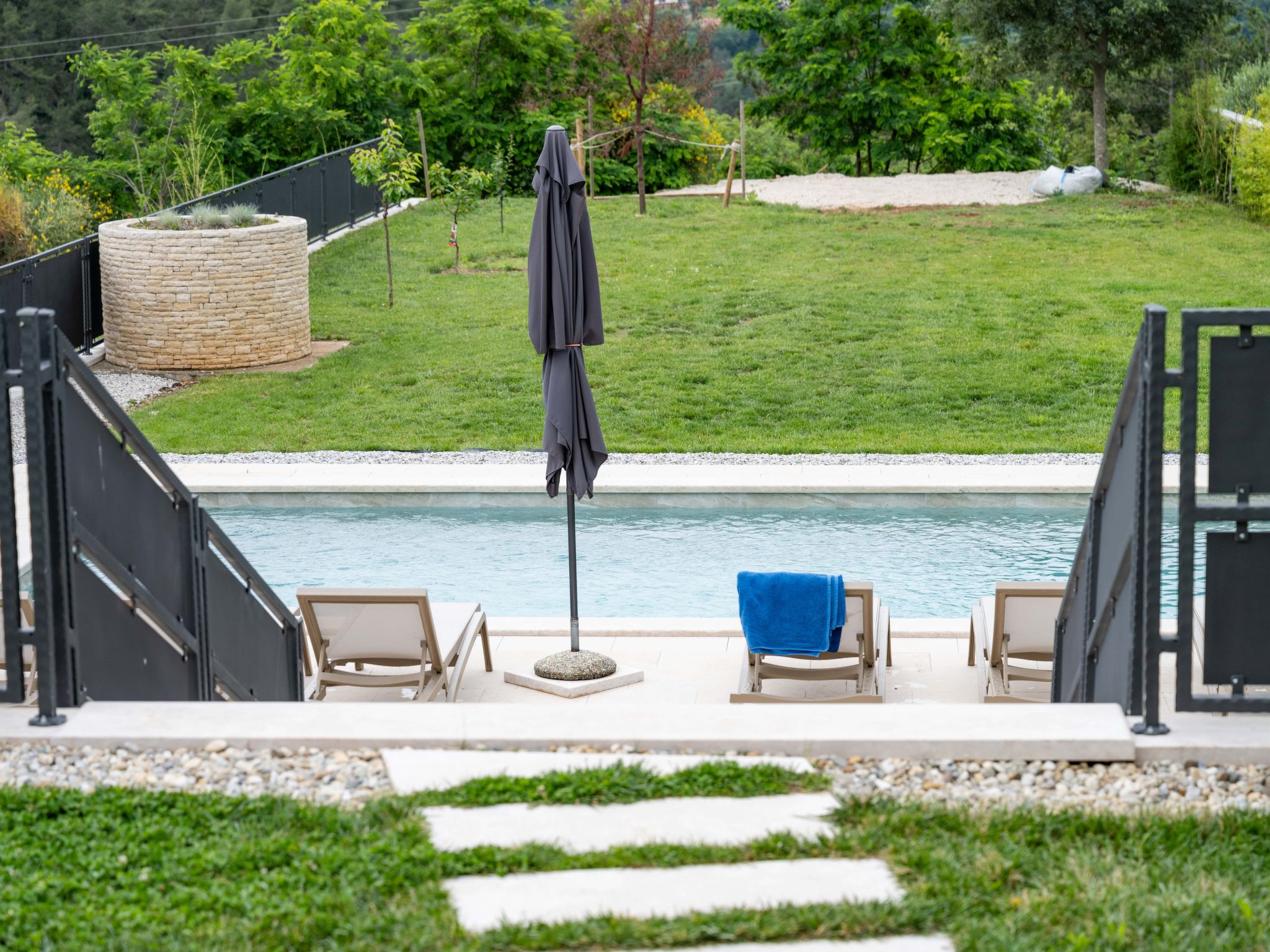 Villa Violette mit Pool nahe Stadtzentrum-Binnen