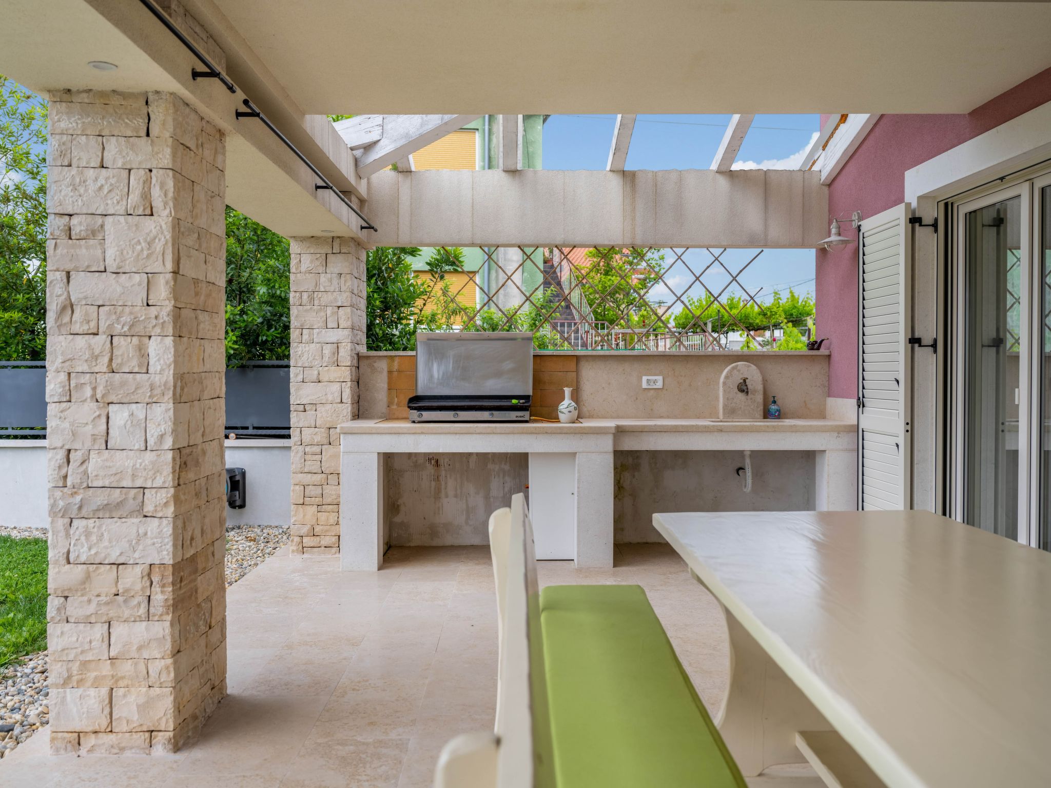 Villa Violette mit Pool nahe Stadtzentrum-Binnen