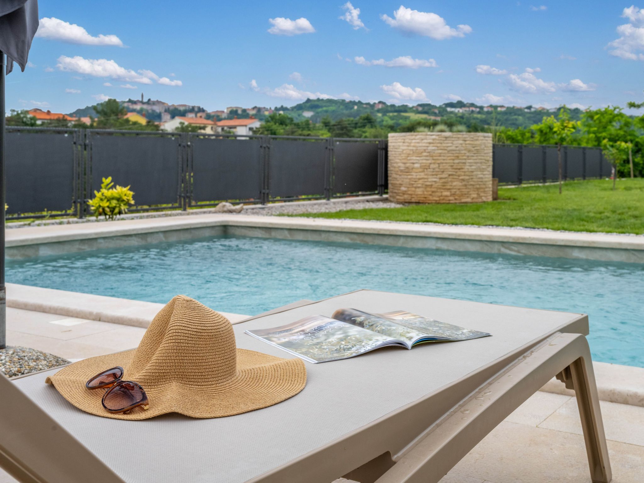 Villa Violette mit Pool nahe Stadtzentrum-Binnen