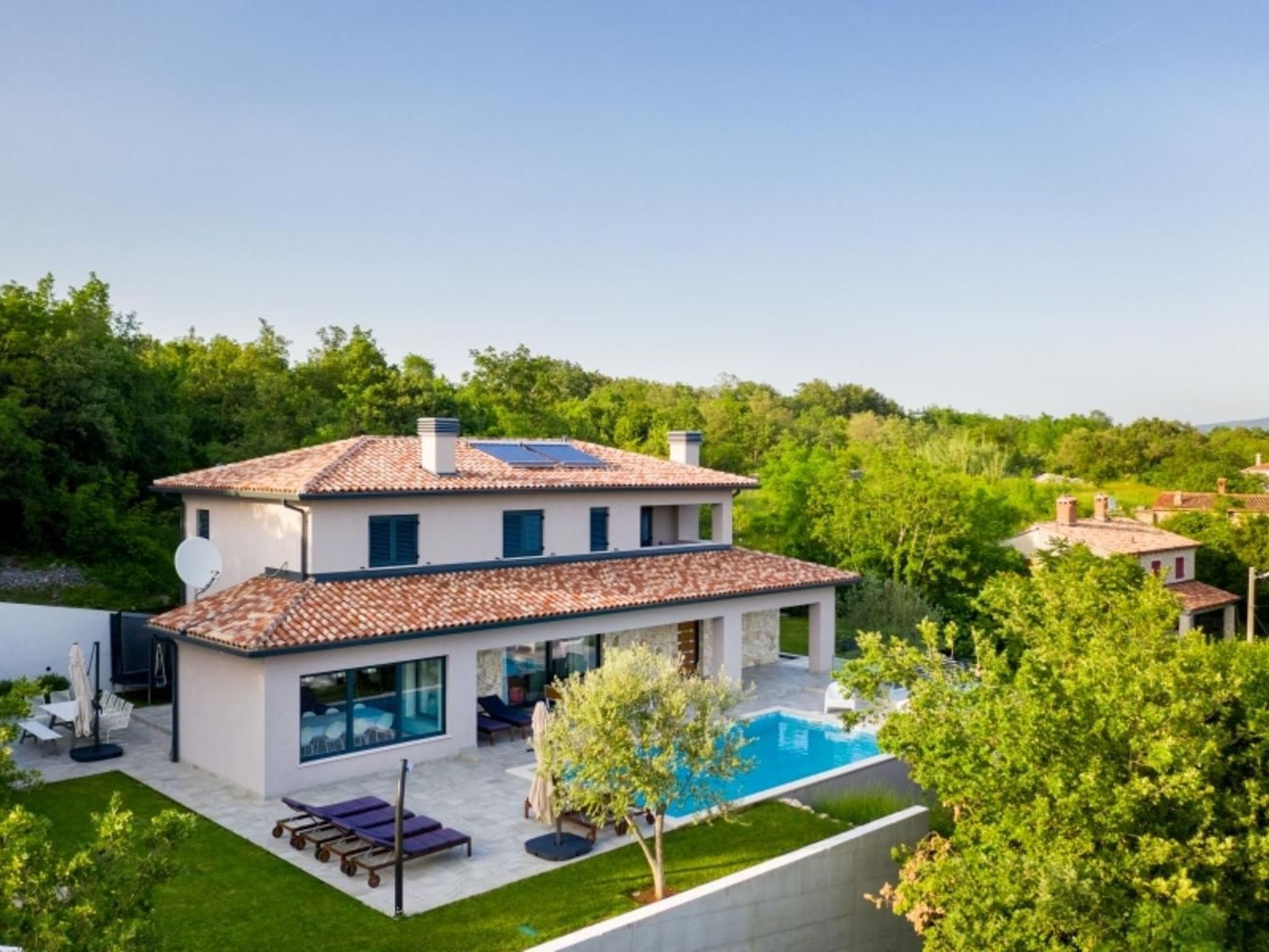 Moderne Villa Arsia mit Pool, gelegen in der Nähe von Labin-Drinnen