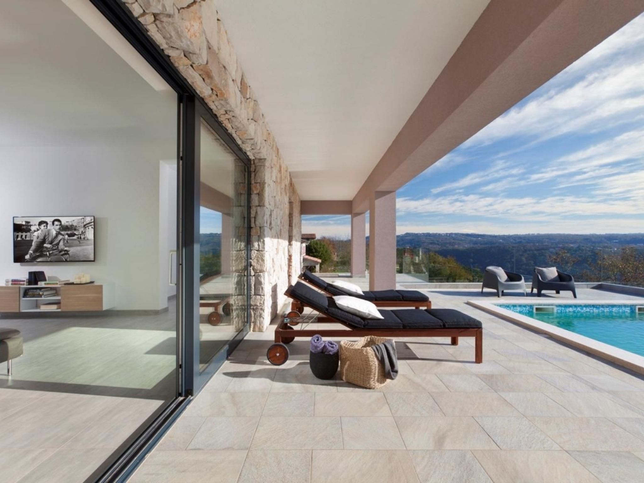 Moderne Villa Arsia mit Pool, gelegen in der Nähe von Labin-Drinnen