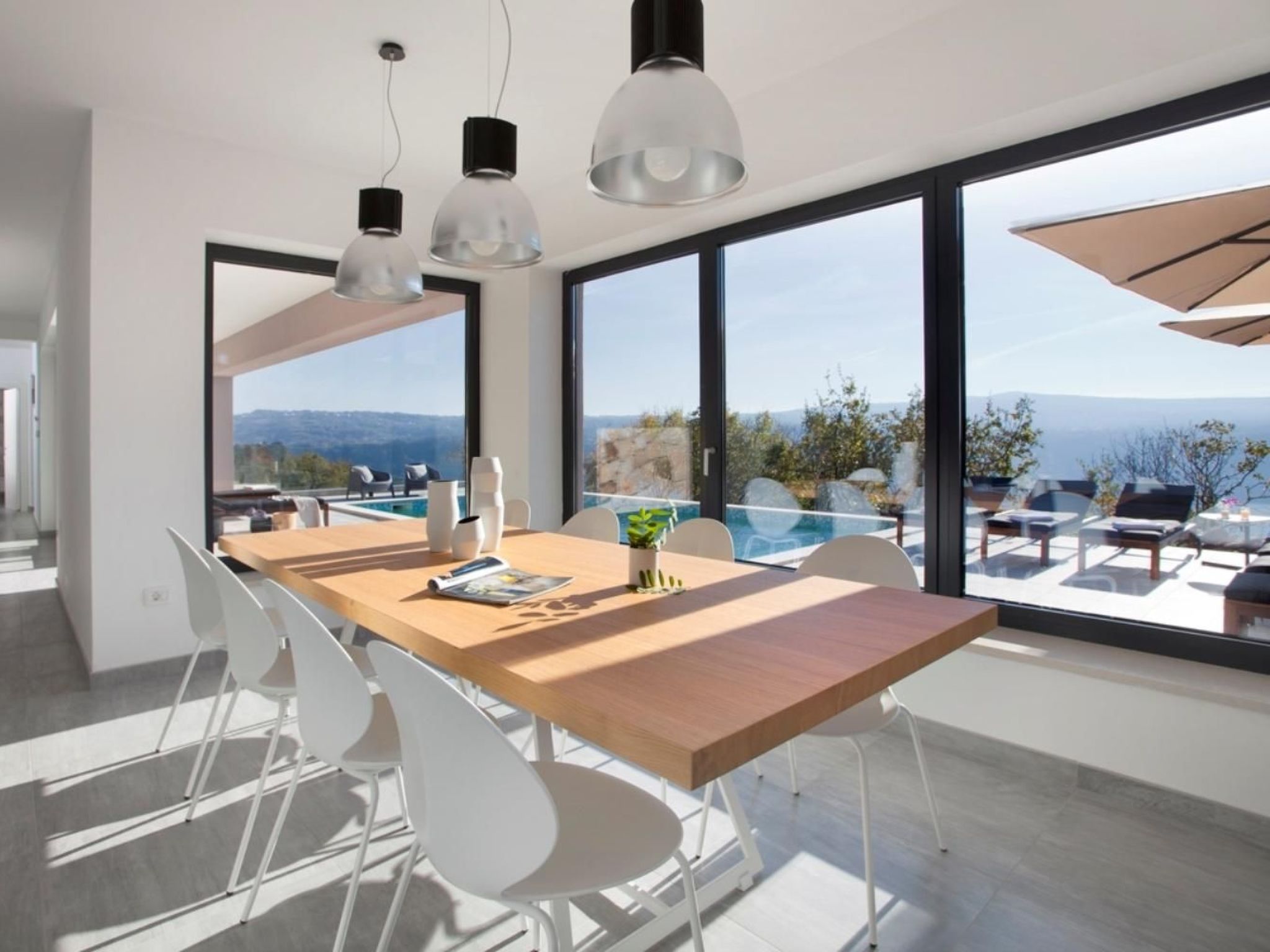 Moderne Villa Arsia mit Pool, gelegen in der Nähe von Labin-Drinnen