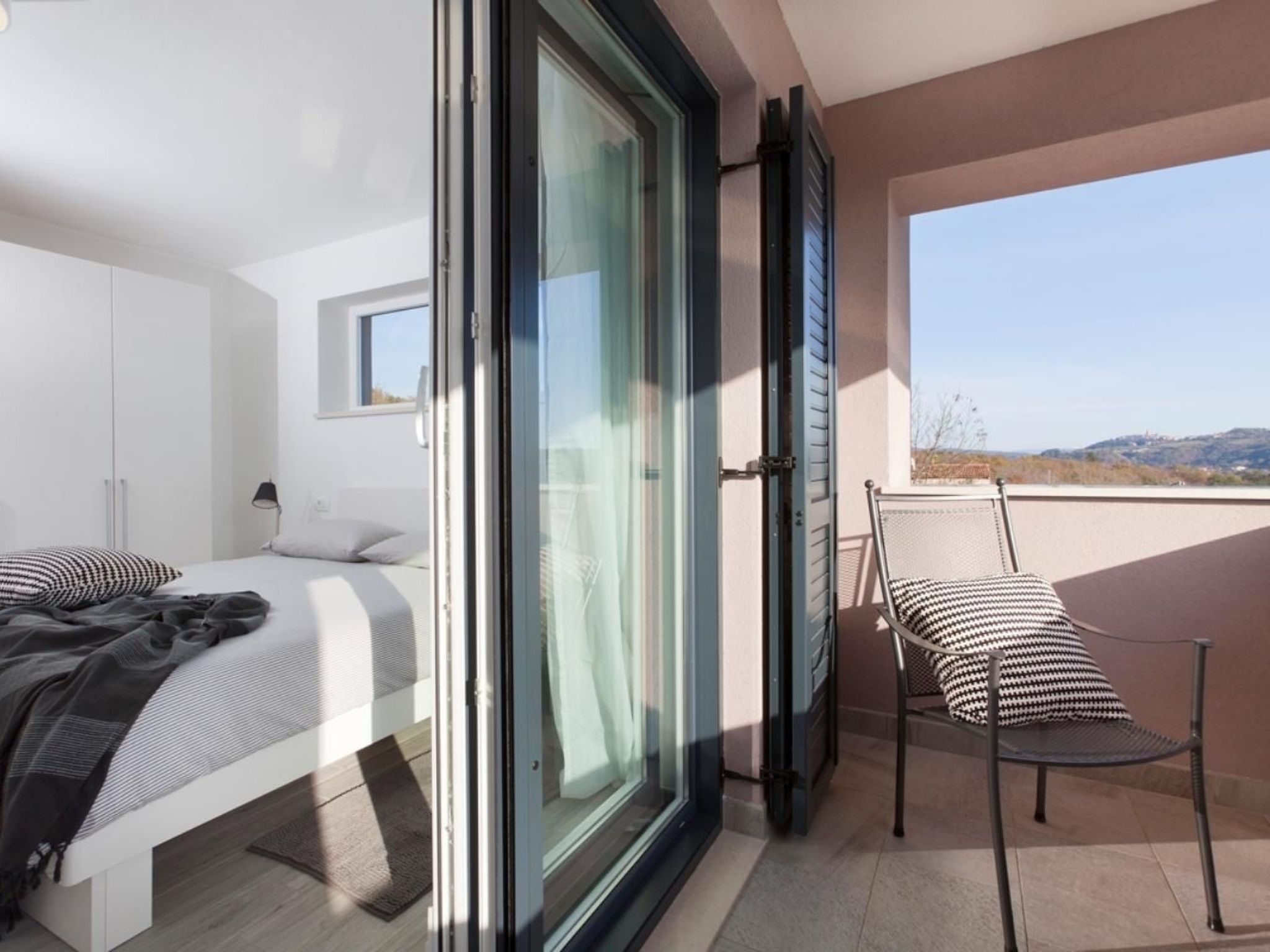 Moderne Villa Arsia mit Pool, gelegen in der Nähe von Labin-Drinnen