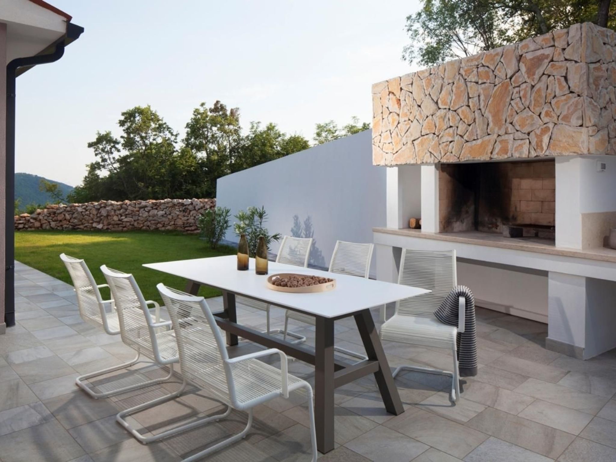 Moderne Villa Arsia mit Pool, gelegen in der Nähe von Labin-Drinnen