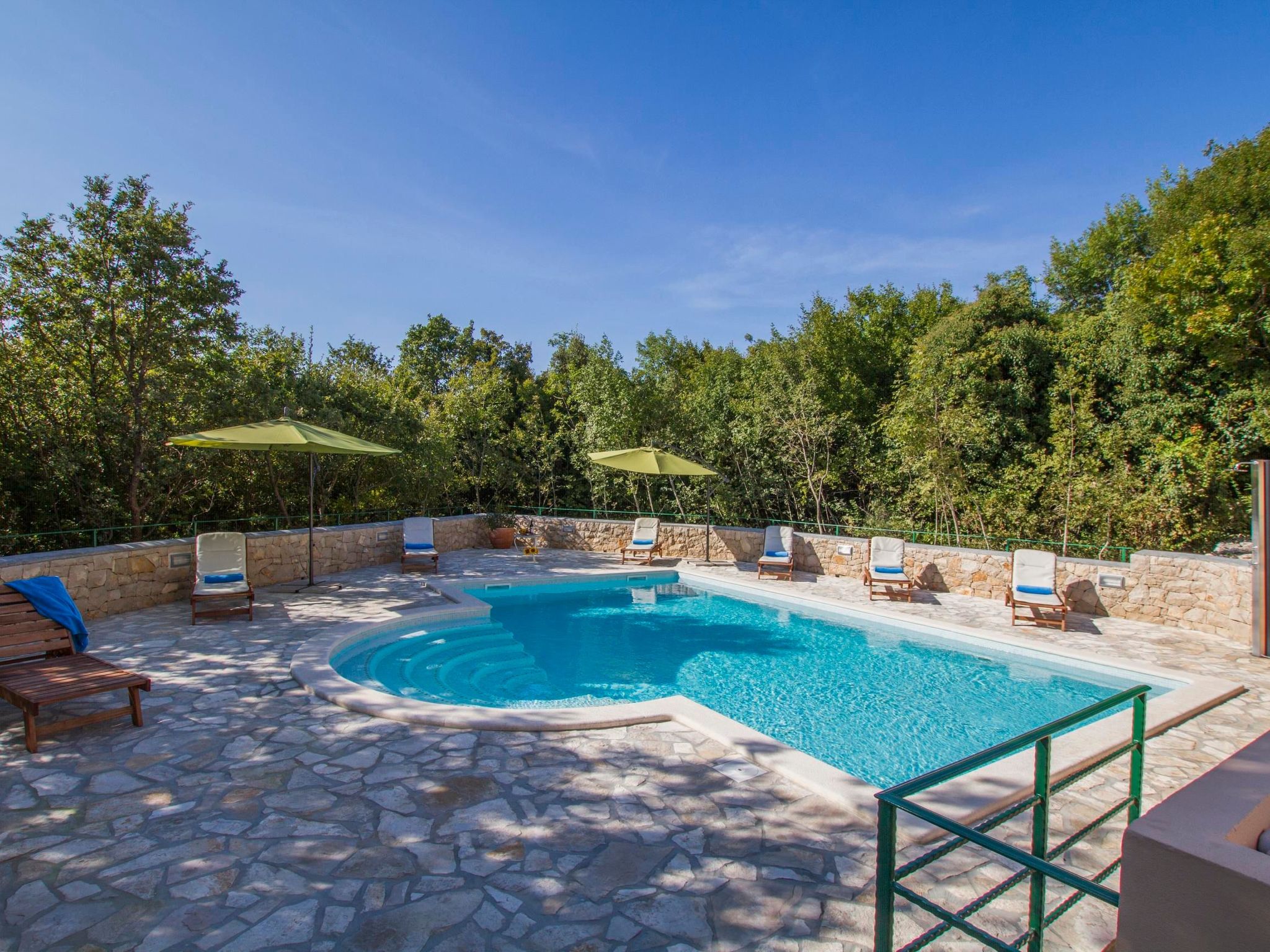 Vakantiehuis in Drenje (Kroatië) 1 hond is welkom