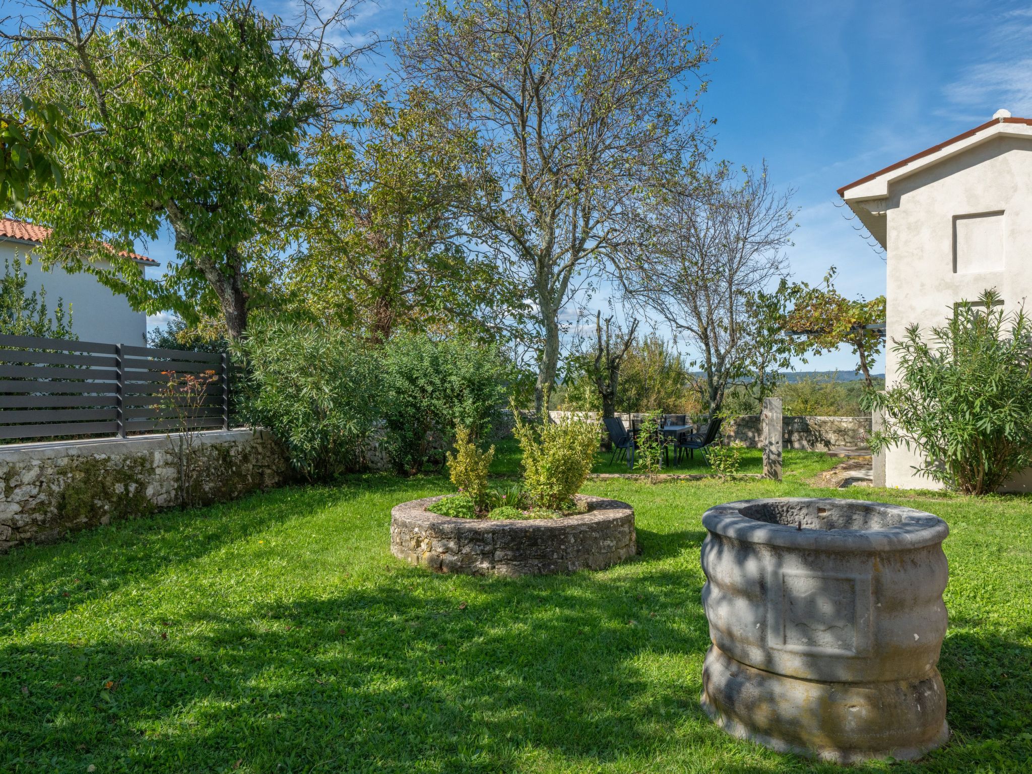 Villa "Francesca" mit Garten, Grill und Pool-Outside
