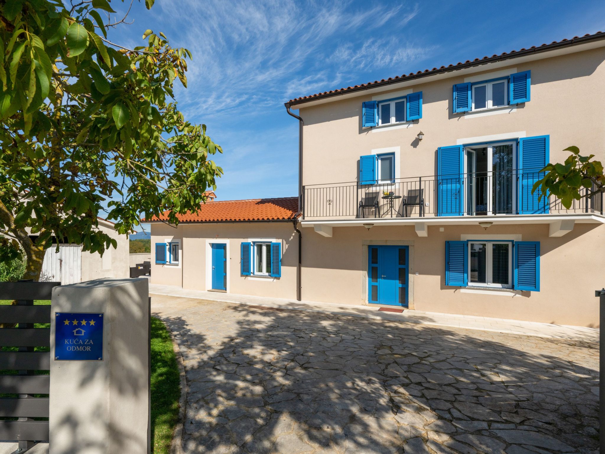 Villa "Francesca" mit Garten, Grill und Pool-Outside