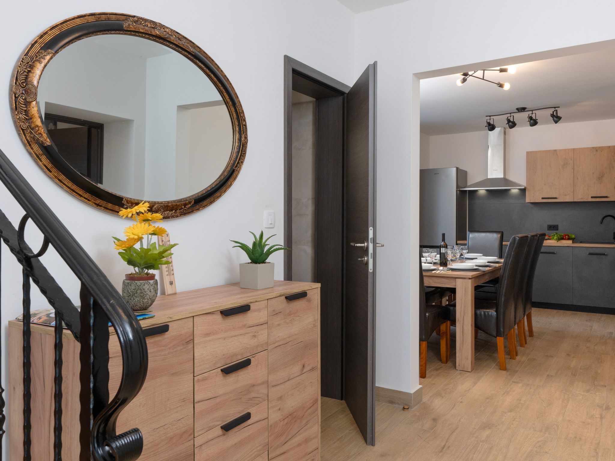 Villa "Francesca" mit Garten, Grill und Pool-Inside