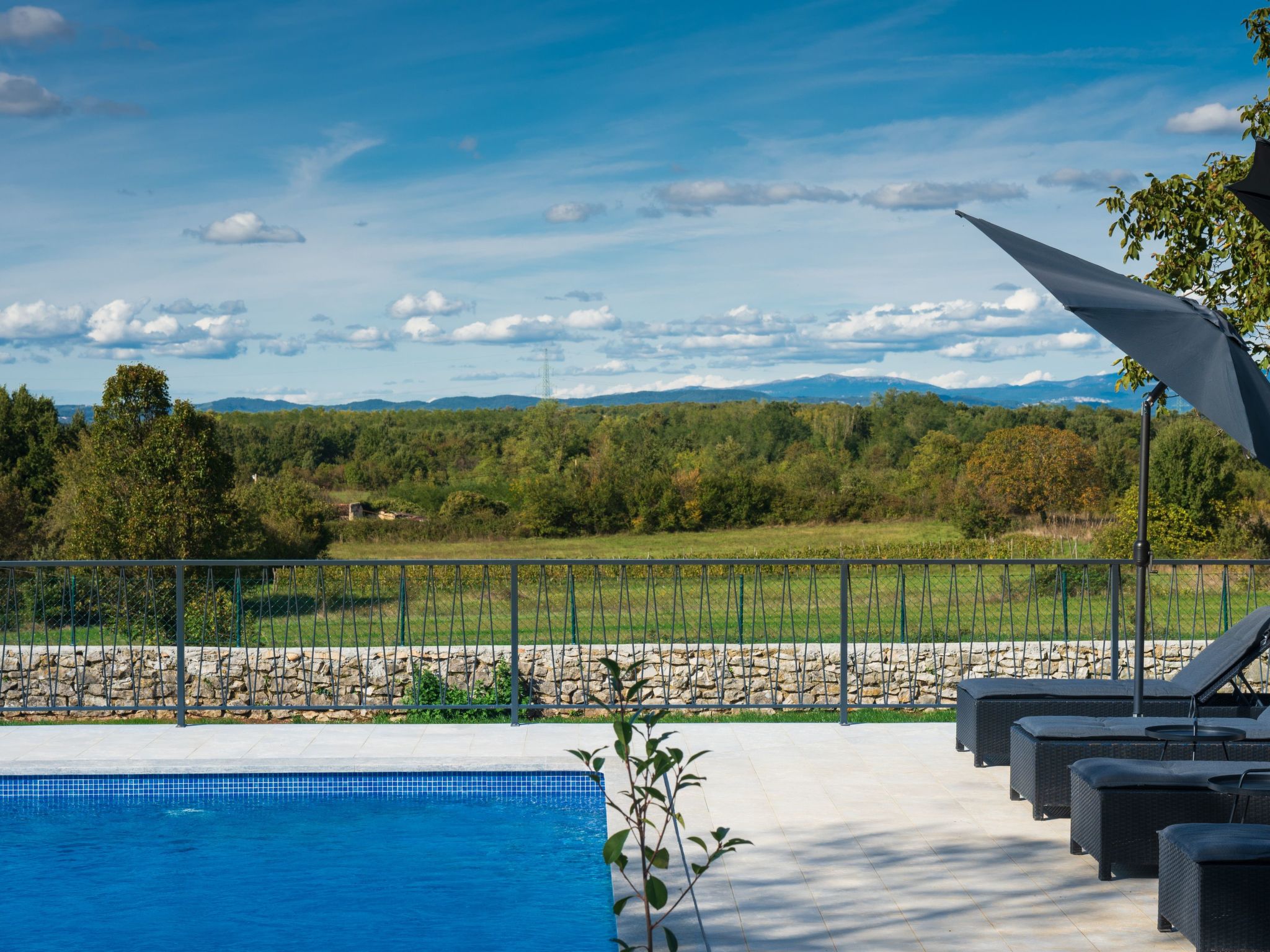 Villa "Francesca" mit Garten, Grill und Pool-Outside