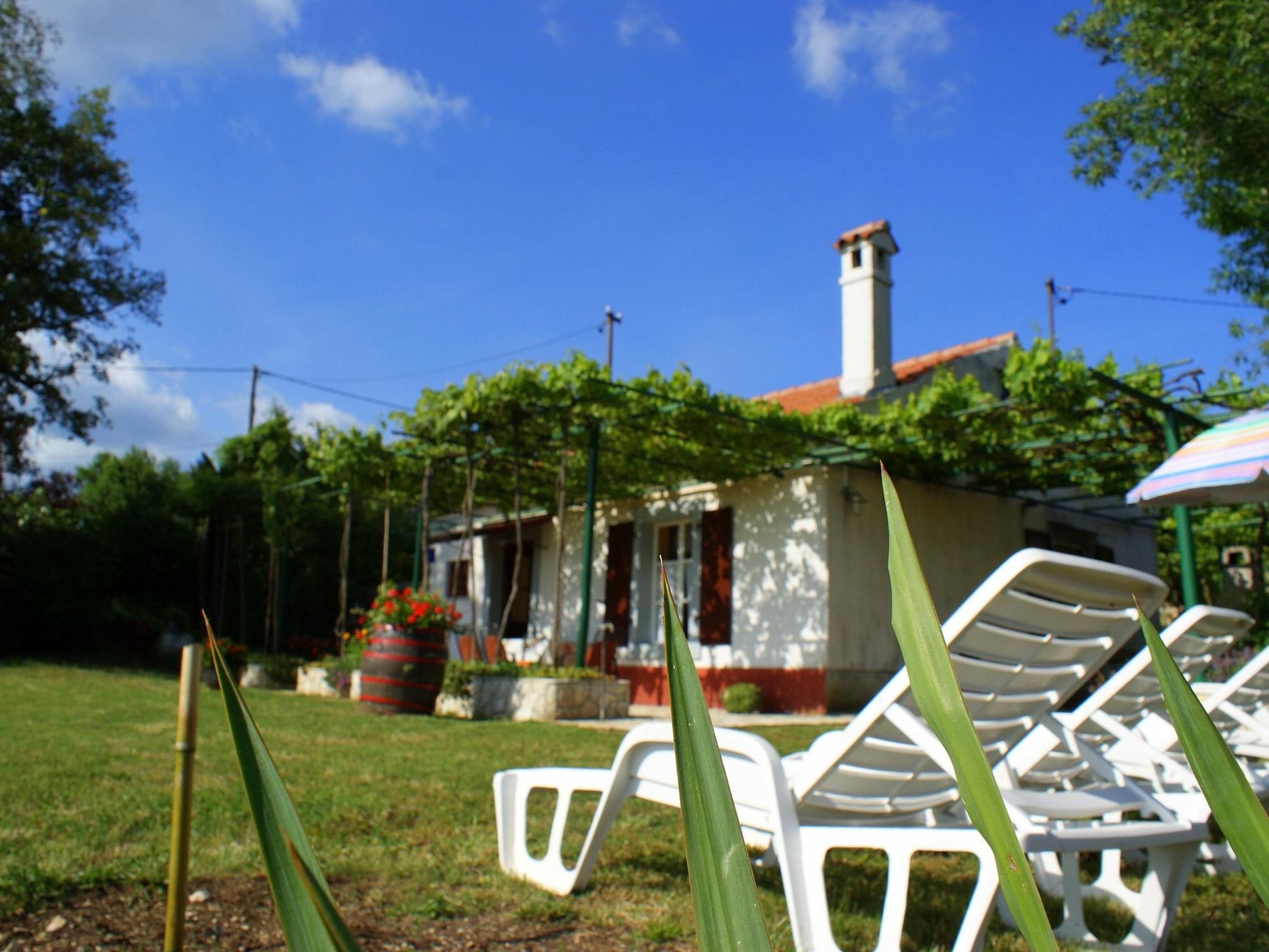 Freistehendes Haus Violeta mit weitläufigen Garten-Inside