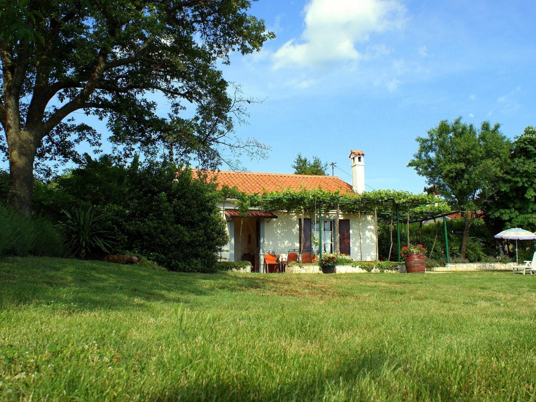 Freistehendes Haus Violeta mit weitläufigen Garten-Inside