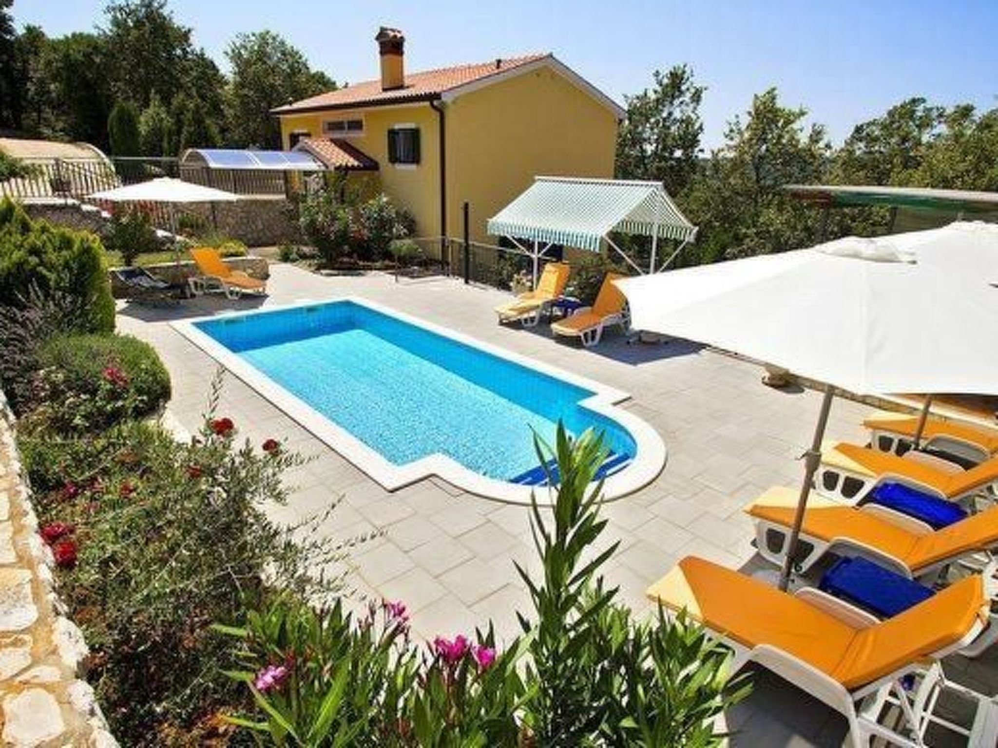 Modern ausgestattetes Ferienhaus in ruhiger Lage