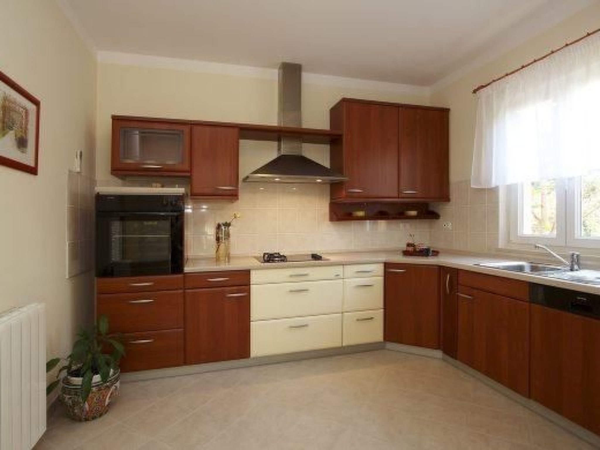 Modern ausgestattetes Ferienhaus in ruhiger Lage-Image-tags.info