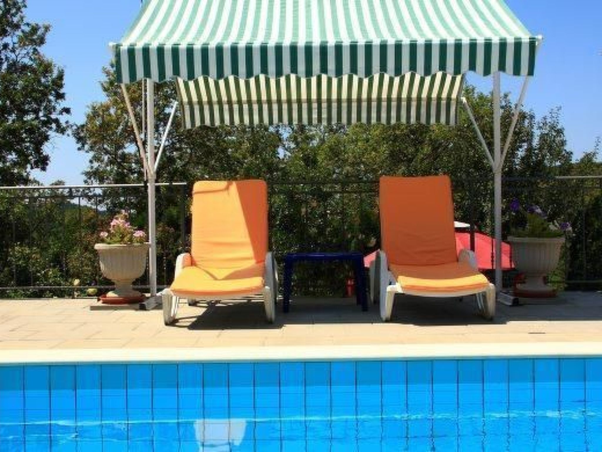 Modern ausgestattetes Ferienhaus in ruhiger Lage-Image-tags.info