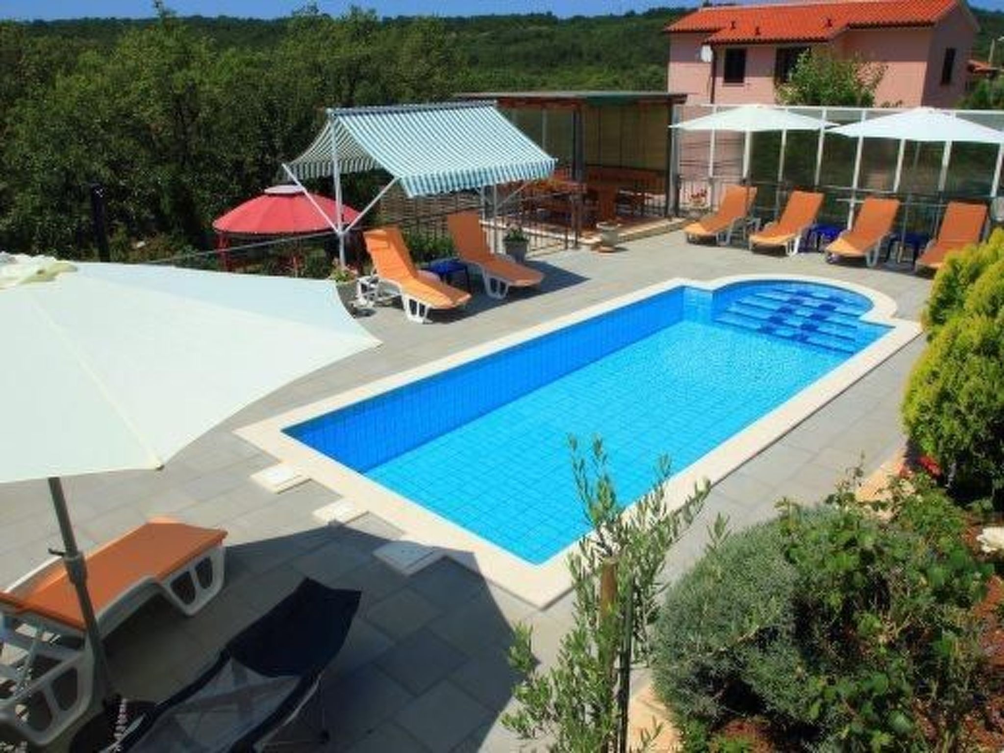 Modern ausgestattetes Ferienhaus in ruhiger Lage-Image-tags.info