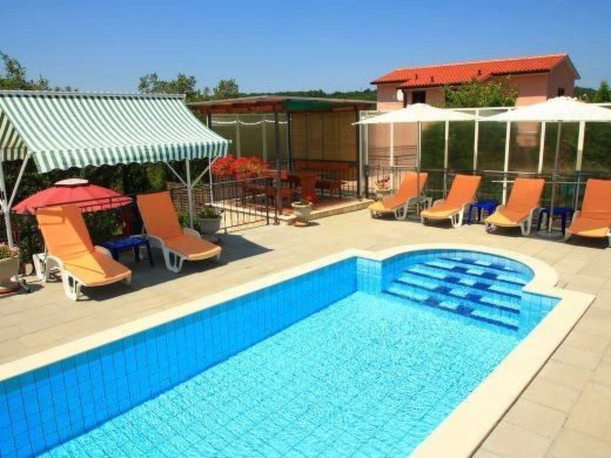 Modern ausgestattetes Ferienhaus in ruhiger Lage-Image-tags.info