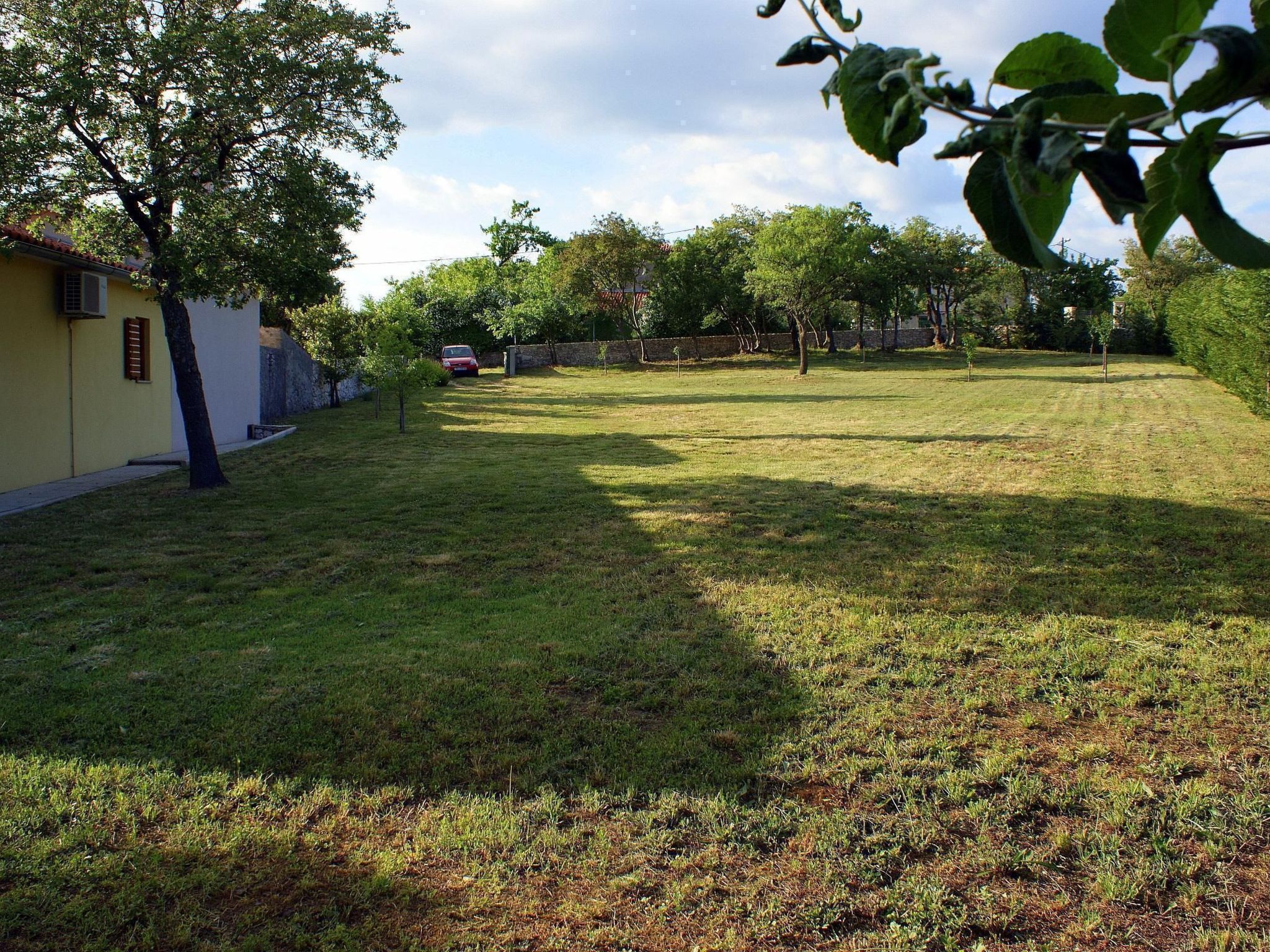 Charmantes Ferienhaus in Bartići mit Terrasse-Binnen