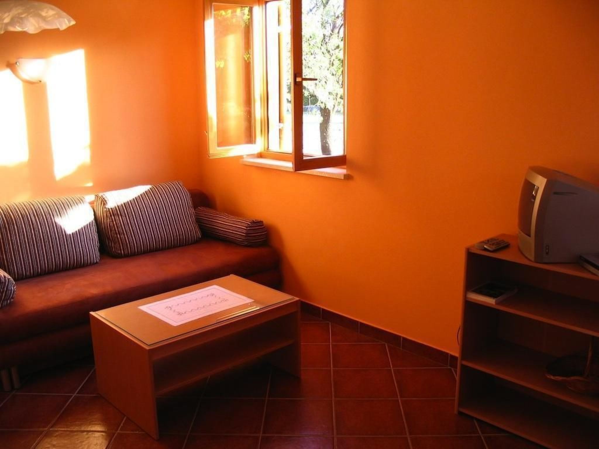 Charmantes Ferienhaus in Bartići mit Terrasse-Binnen