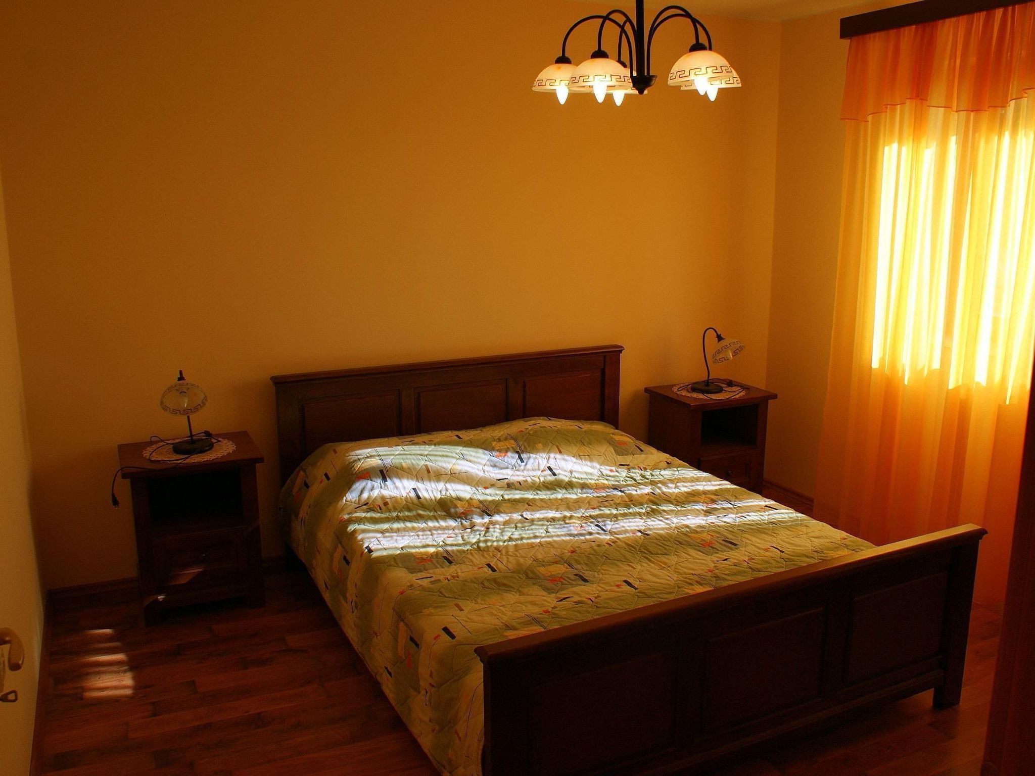 Charmantes Ferienhaus in Bartići mit Terrasse-Dedans