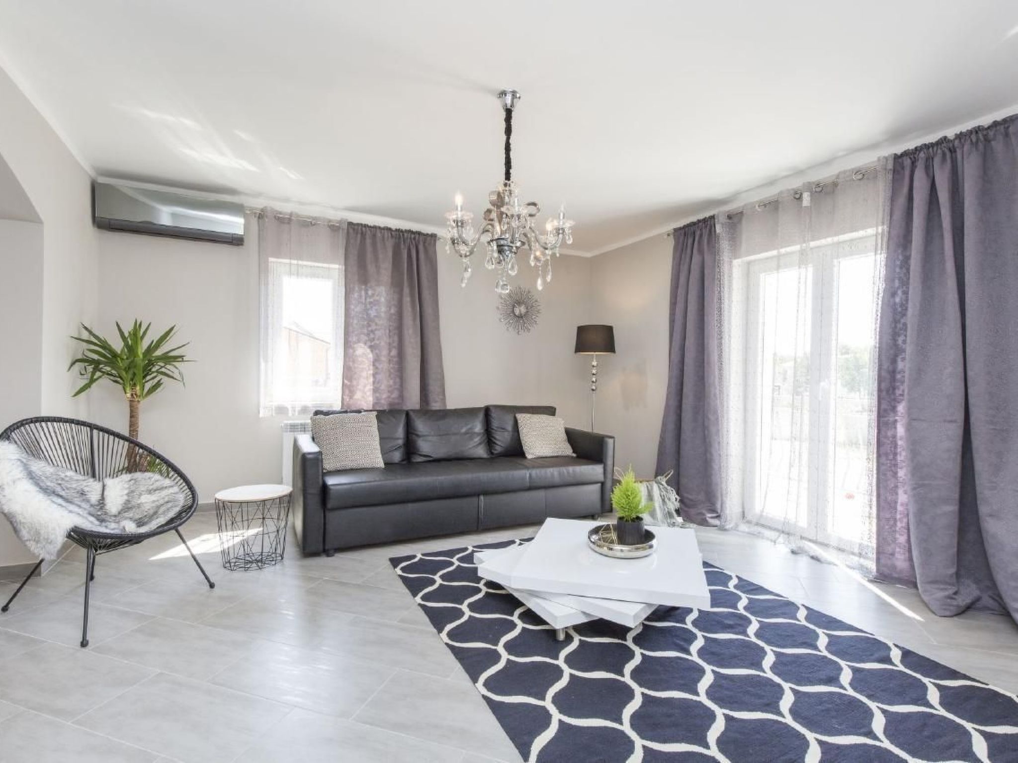 Villa Franka-Image-tags.info