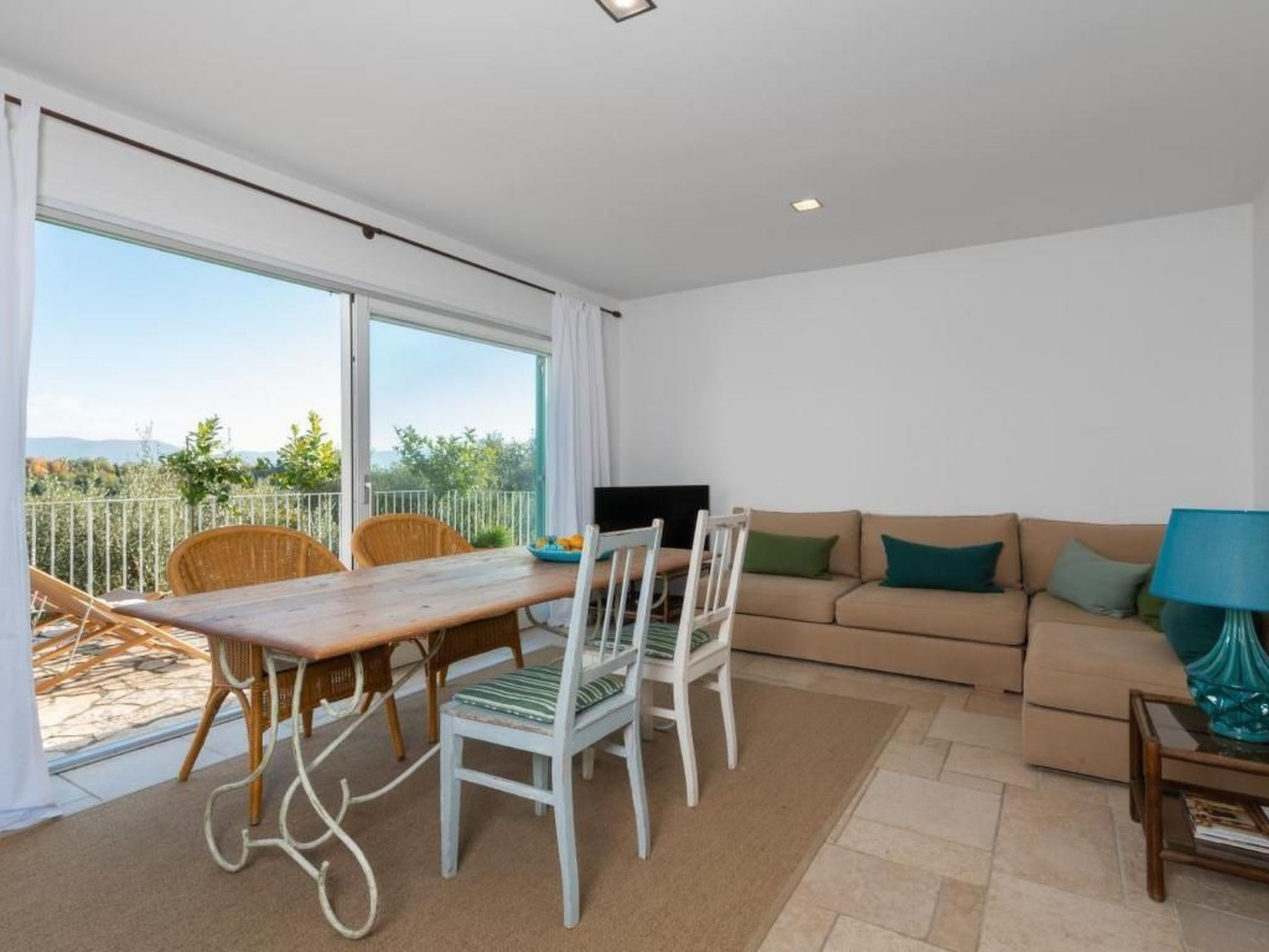 Traumhaftes Apartment mit großer Terrasse-Image-tags.info