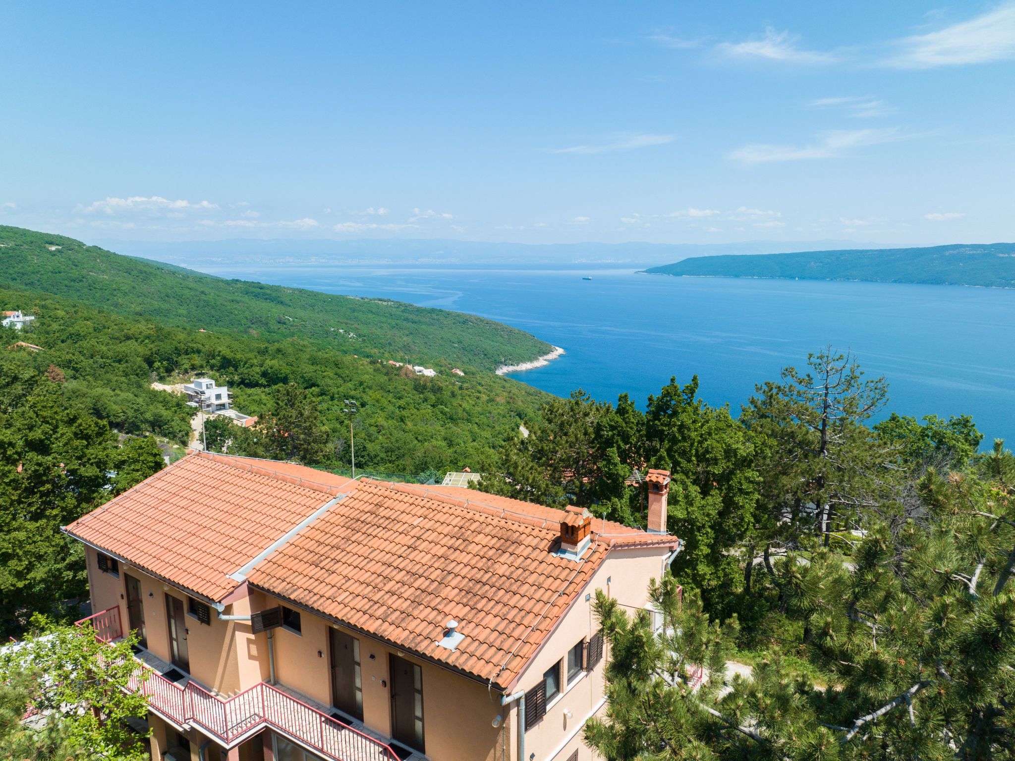 Luxury Seaview Apartment-Image-tags.info