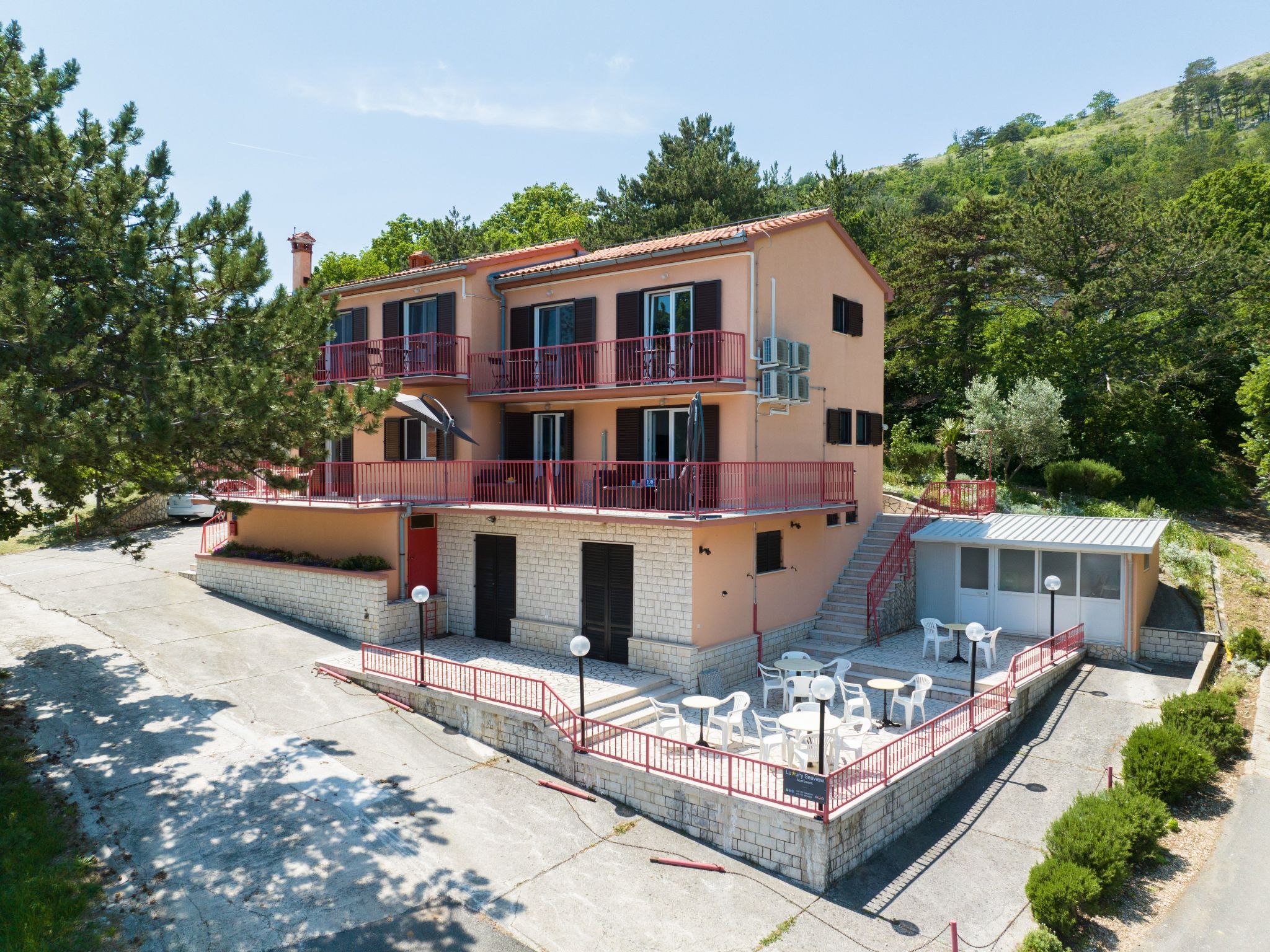 Luxury Seaview Apartment-Image-tags.info