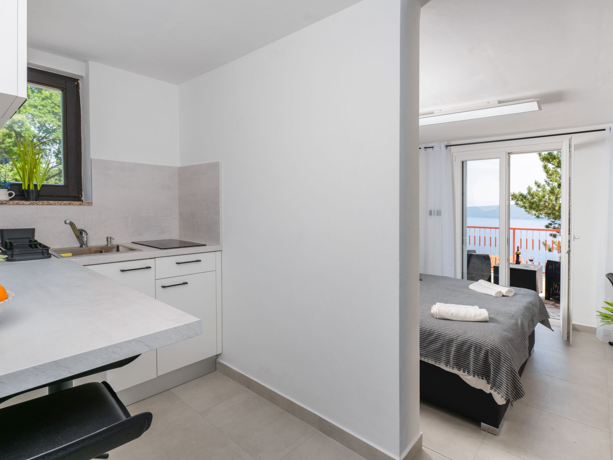 Luxury Seaview Apartment-Image-tags.info