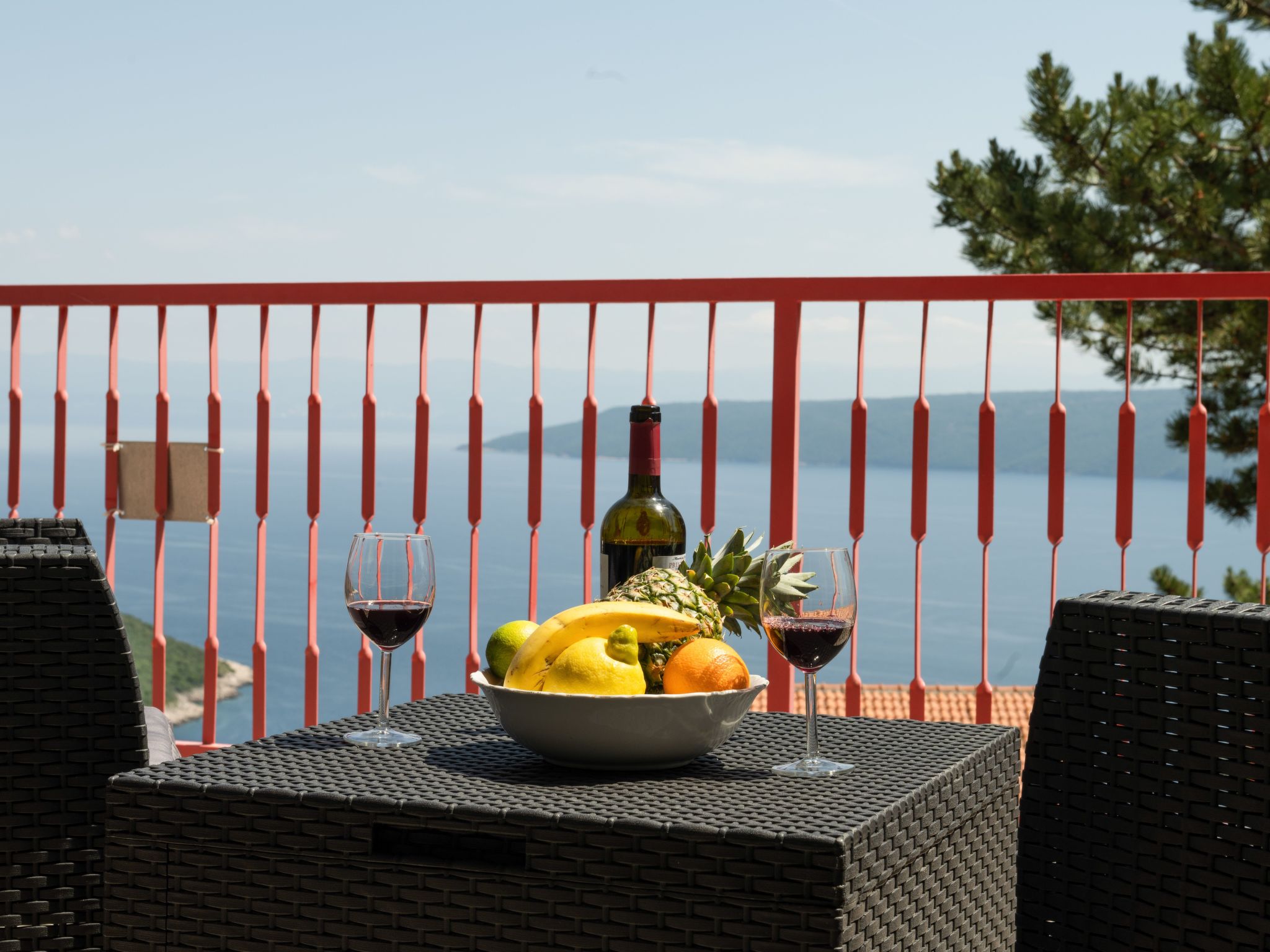 Luxury Seaview Apartment-Image-tags.info