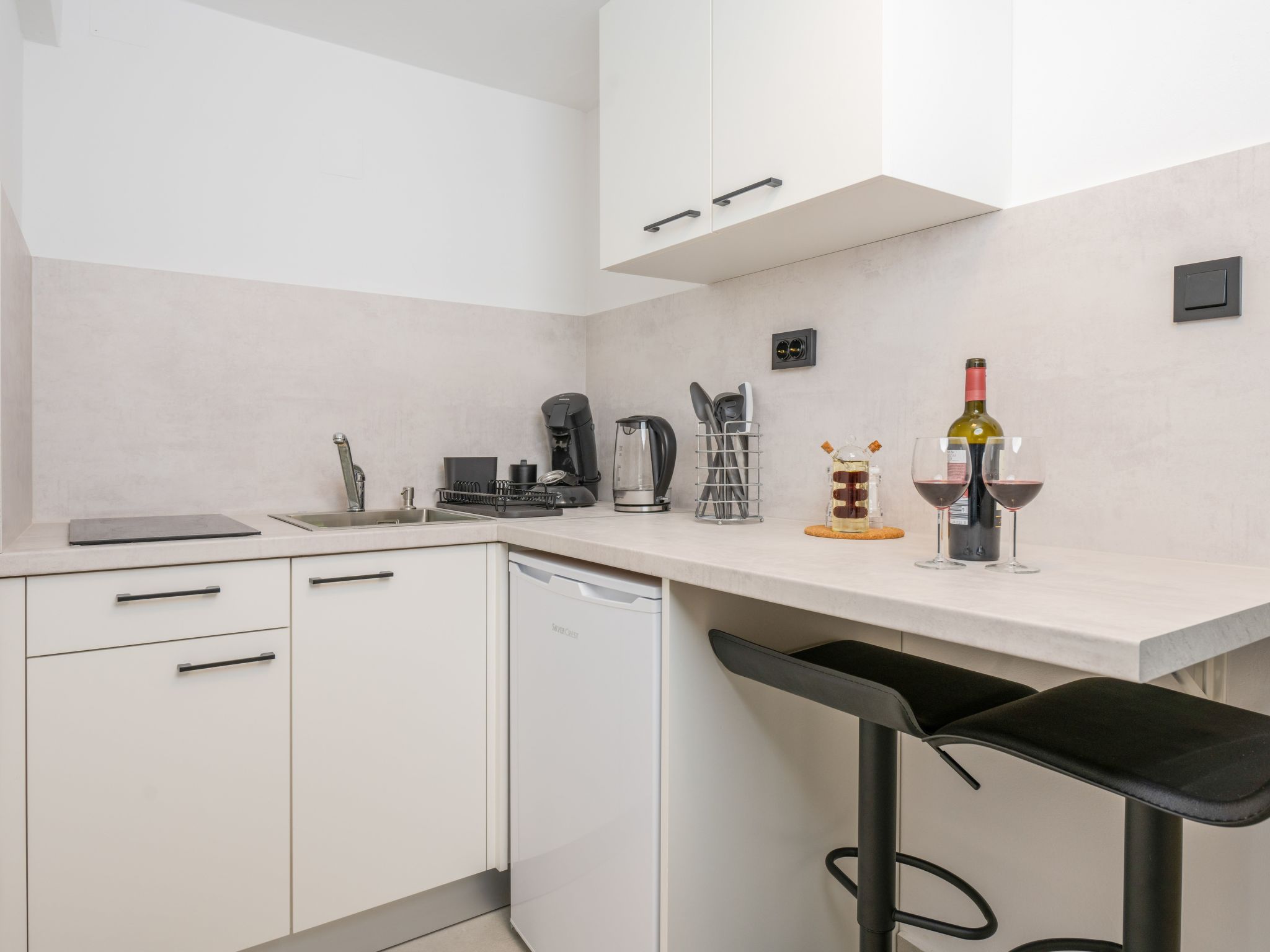 Luxury Seaview Apartment-Image-tags.info