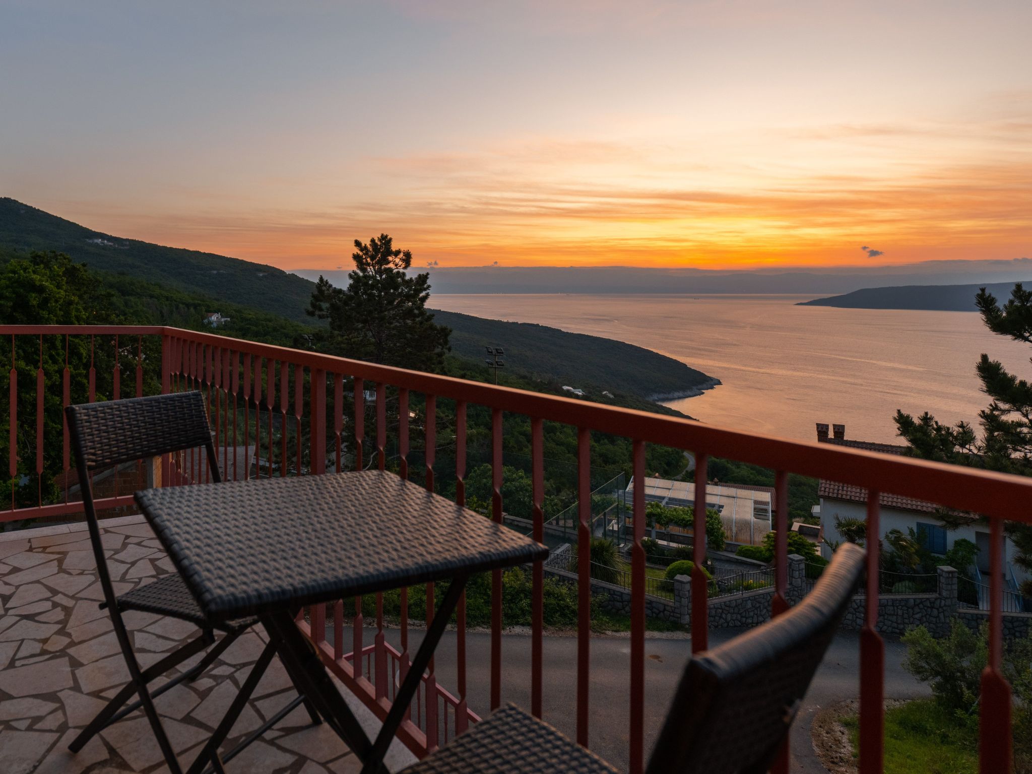 Luxury Seaview Apartment-Image-tags.info