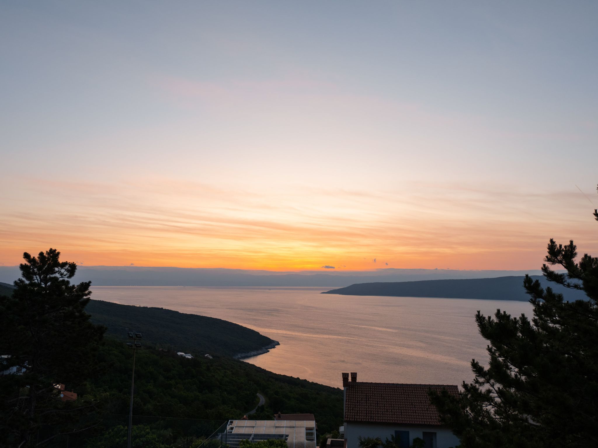 Luxury Seaview Apartment-Image-tags.info