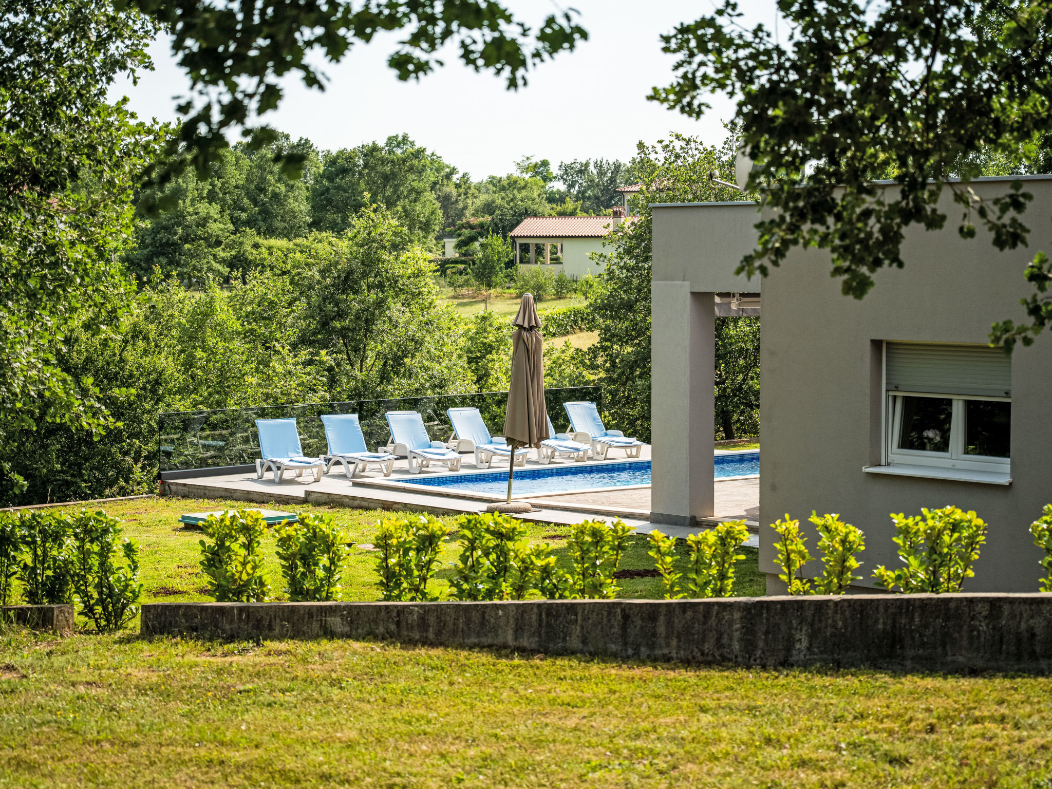 Mit eigenem Pool
