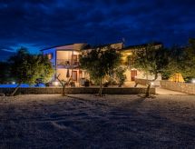 Casa Drenje: Vrijstaande oase met whirlpool, sauna & privézwembad nabij zee - thumbnail 1
