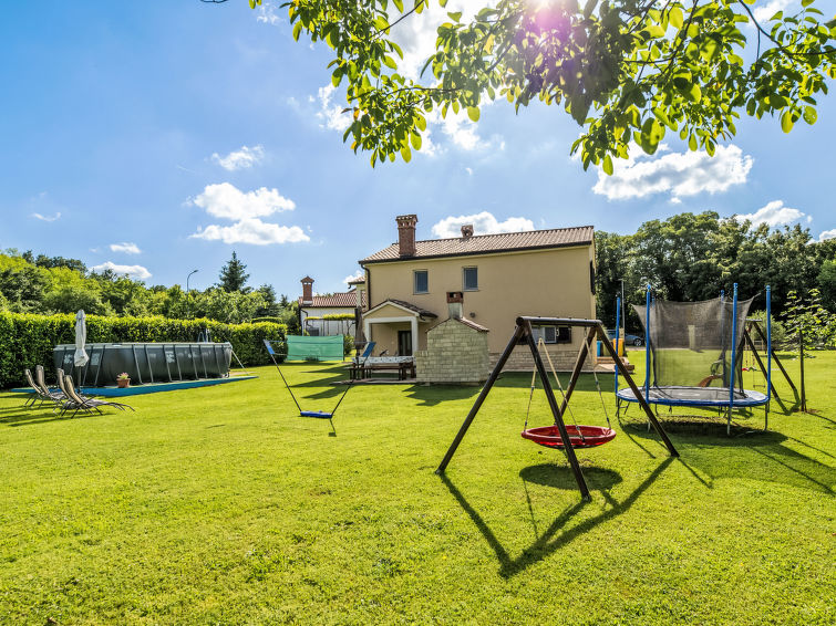 4-persoons appartement in Kršan met privézwembad in Kršan