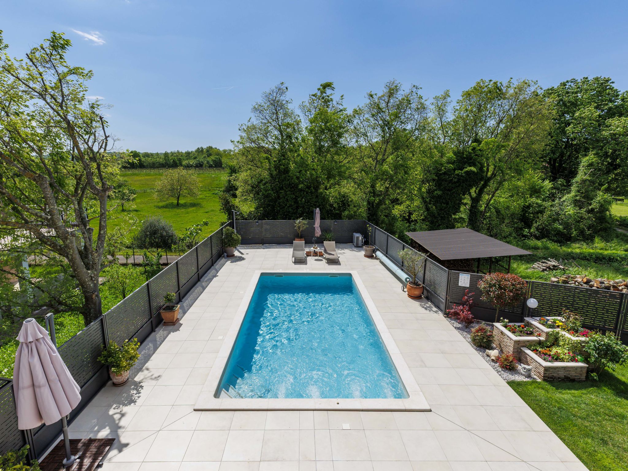 Villa Lora-Outside